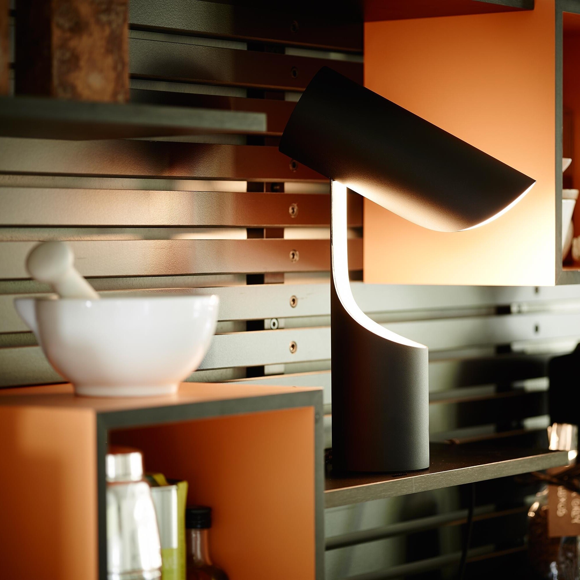 Mutatio 353 Table Lamp