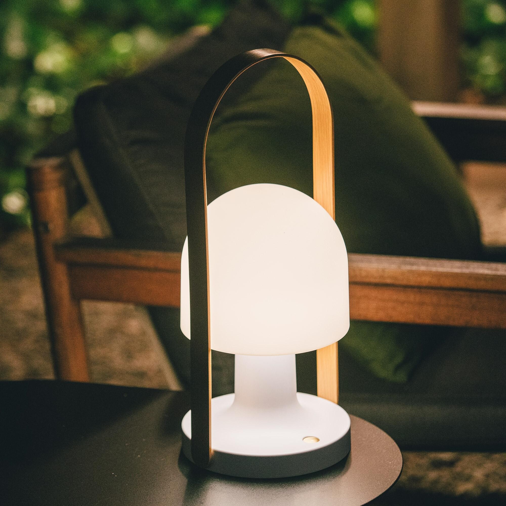 FollowMe LED Outdoor Table Lamp with Battery