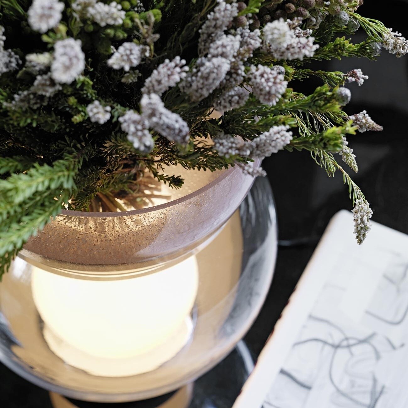 Giova Table Lamp with Flower Vase