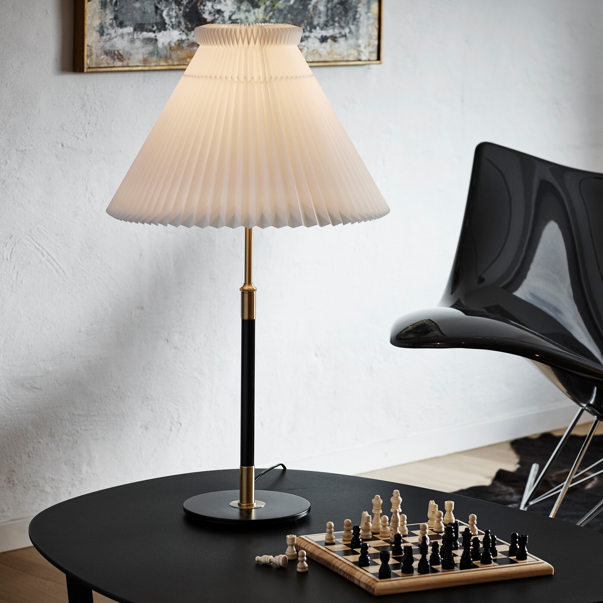 352 Table Lamp