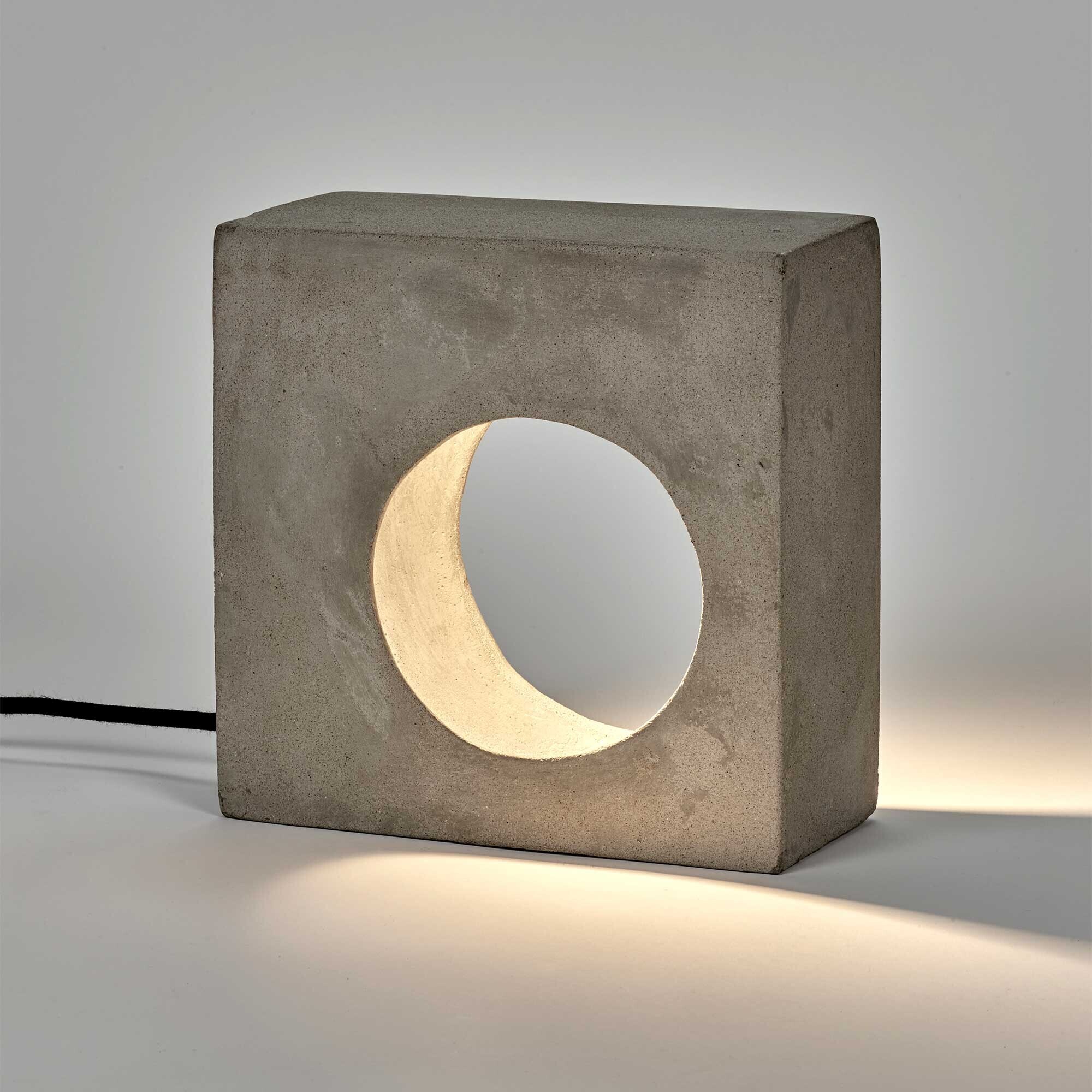 Flastaire Table Lamp