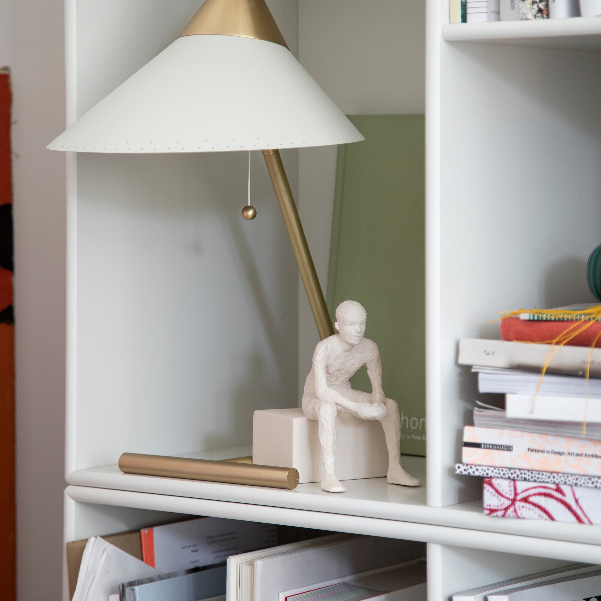 Character The Reflective One Figurine