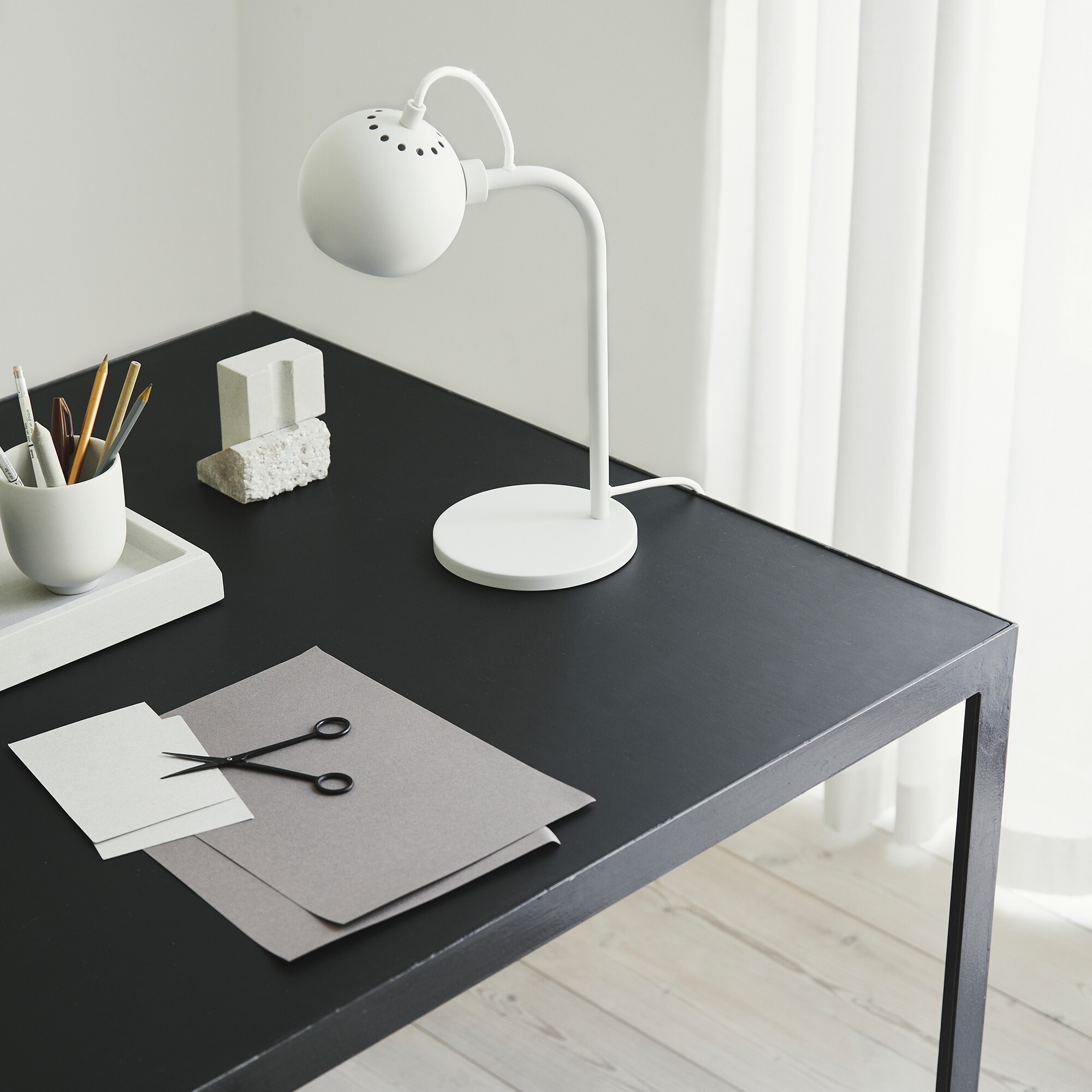 Ball Single Table Lamp Matt