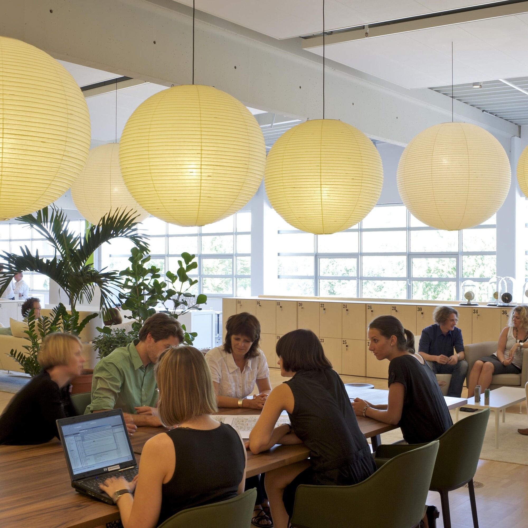 Akari A Suspension Lamp Round