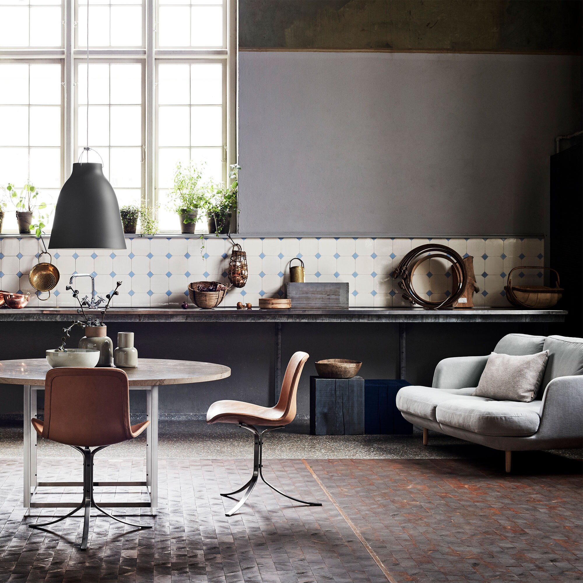 Lune™ JH200 2-Seater Sofa Oak Feet