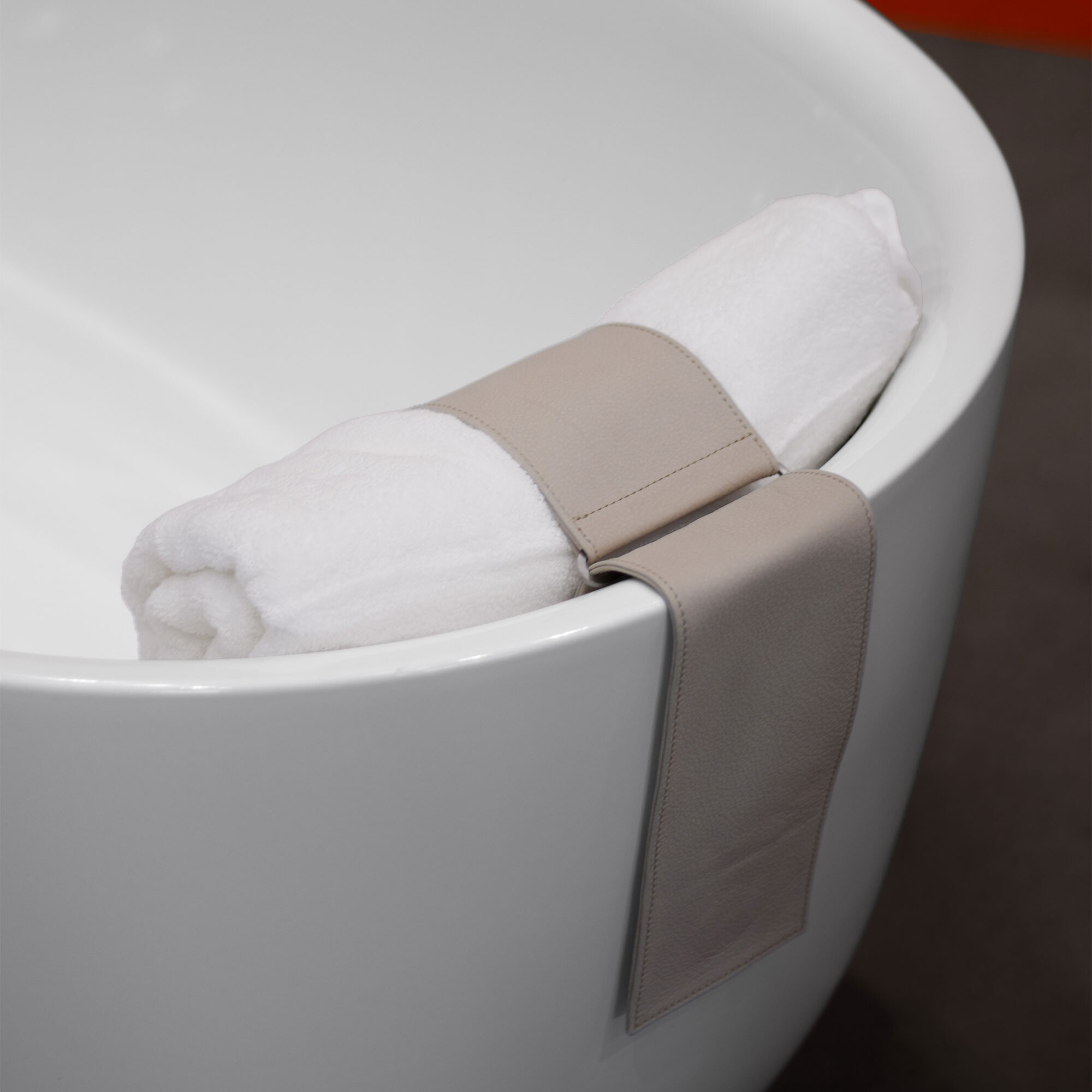 EK08 Loop Flexible Head Section for Bath Tub