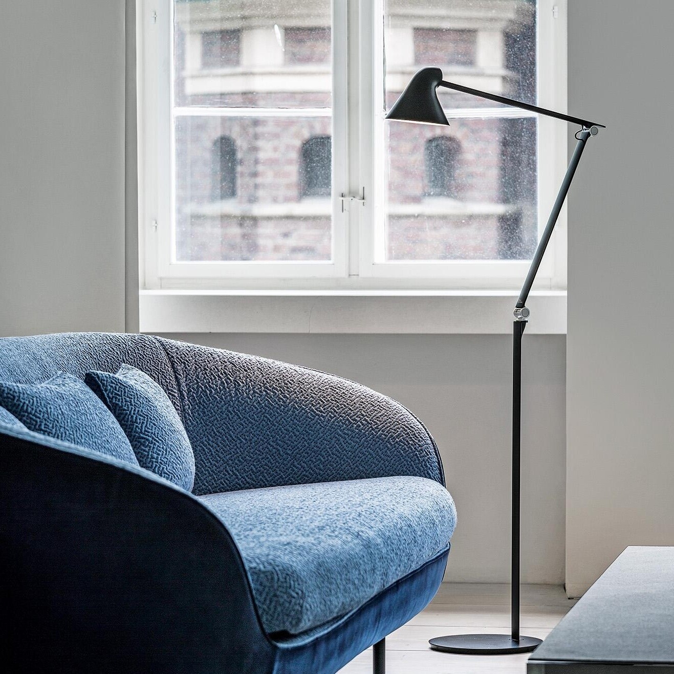 NJP LED Floor Lamp