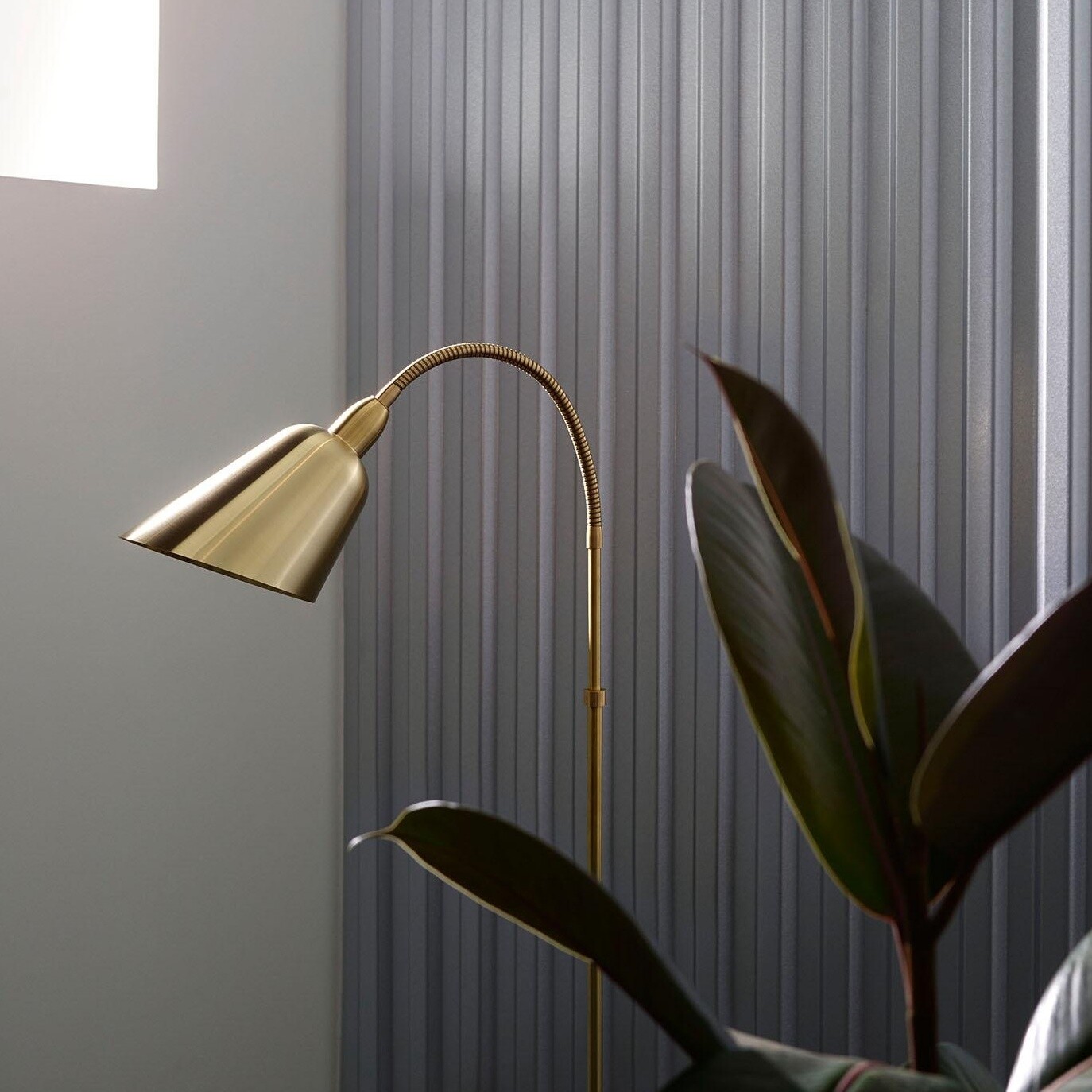 Bellevue AJ7 Floor Lamp