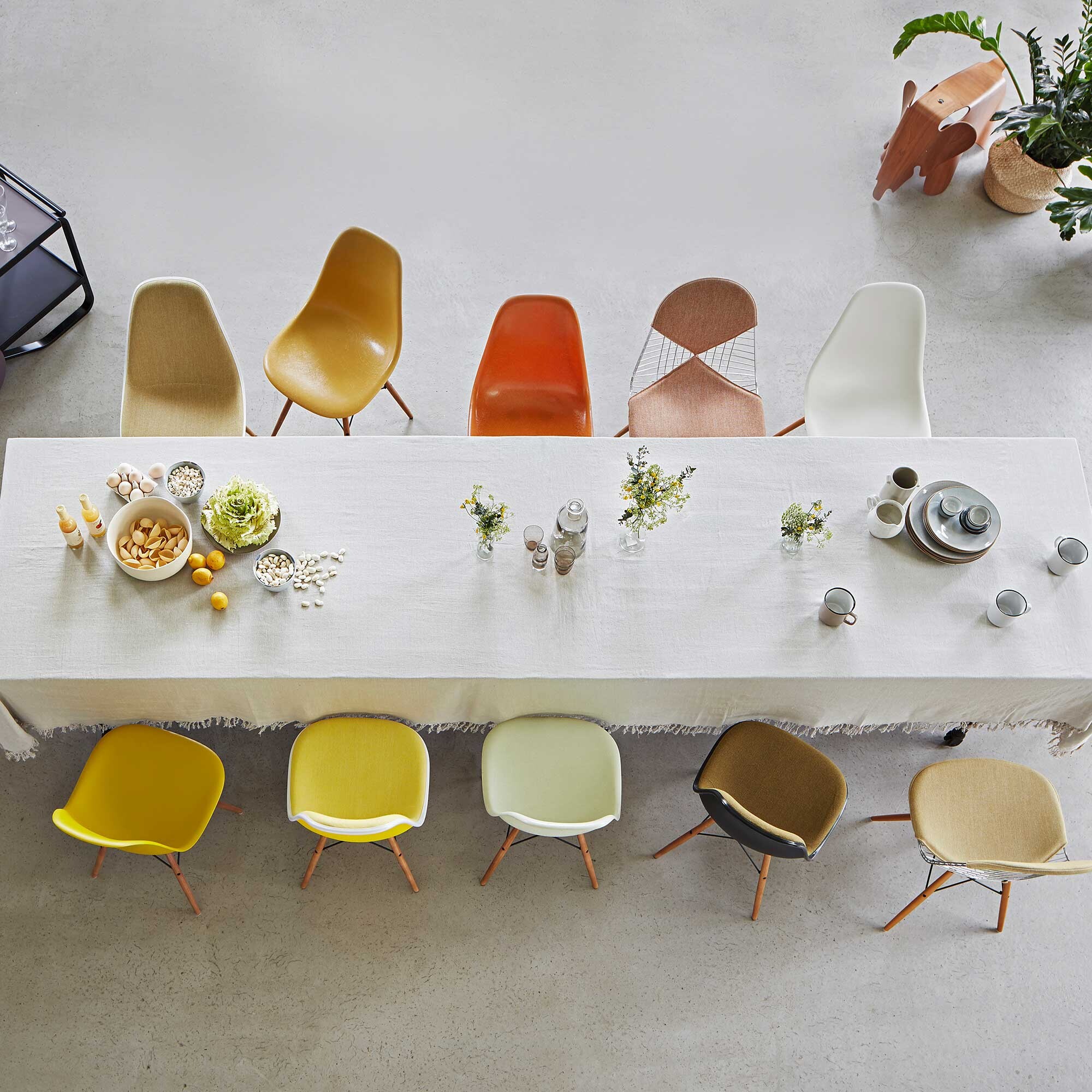 Eames Fiberglass Side Chair DSW Golden Maple