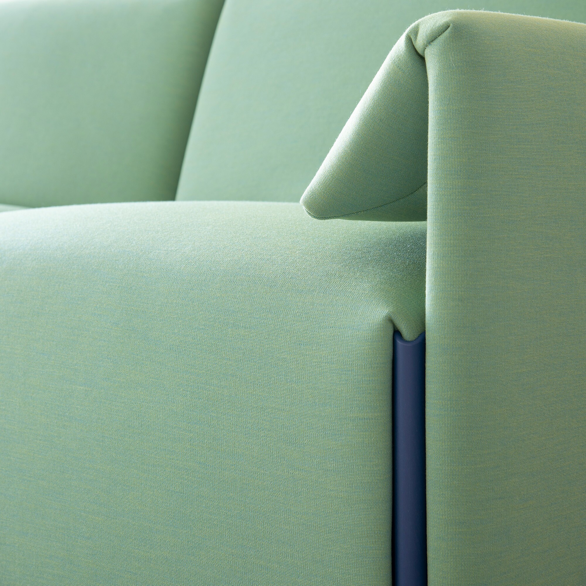 Costume 2-Seater Sofa 177x86x76cm