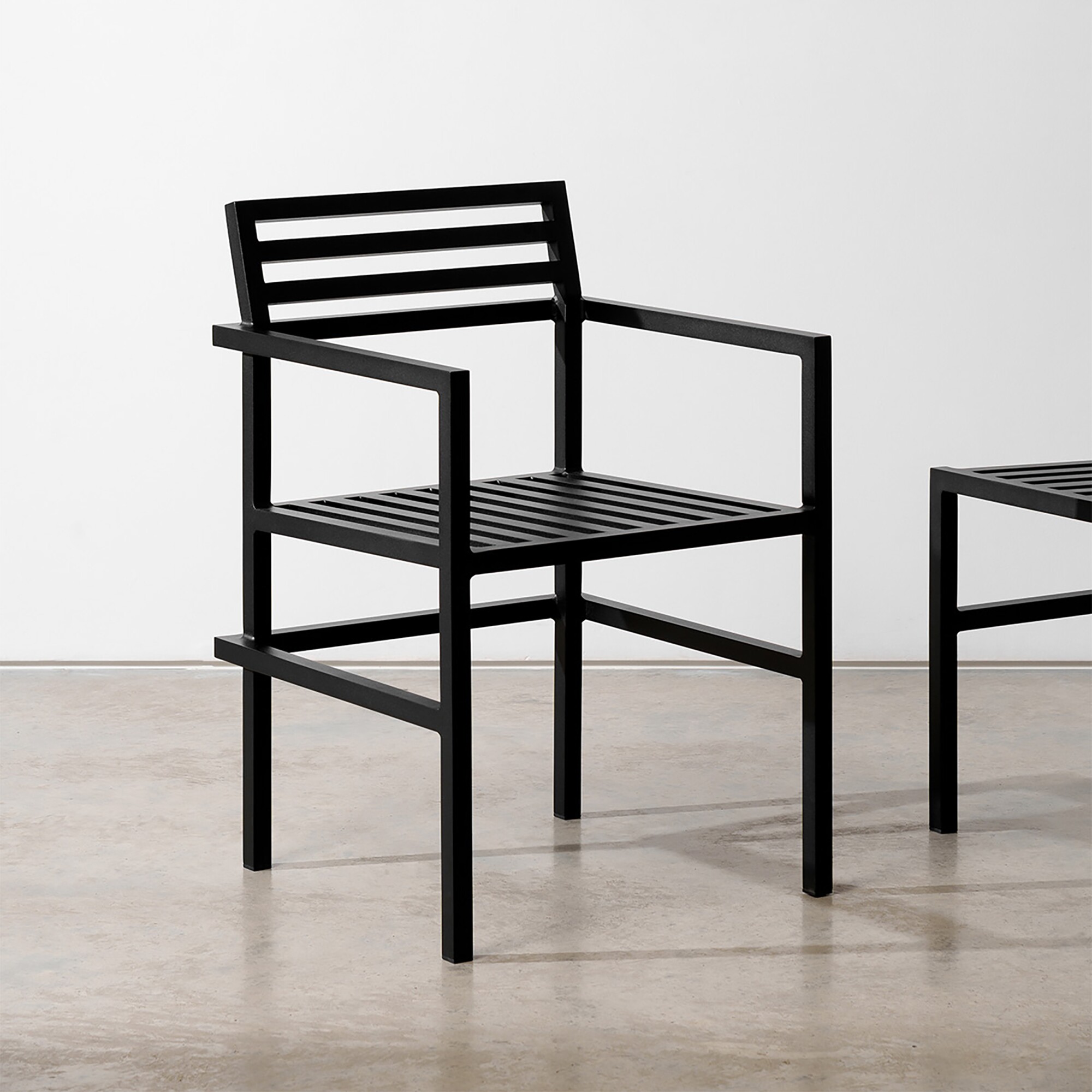 19 Outdoors Dining Armchair