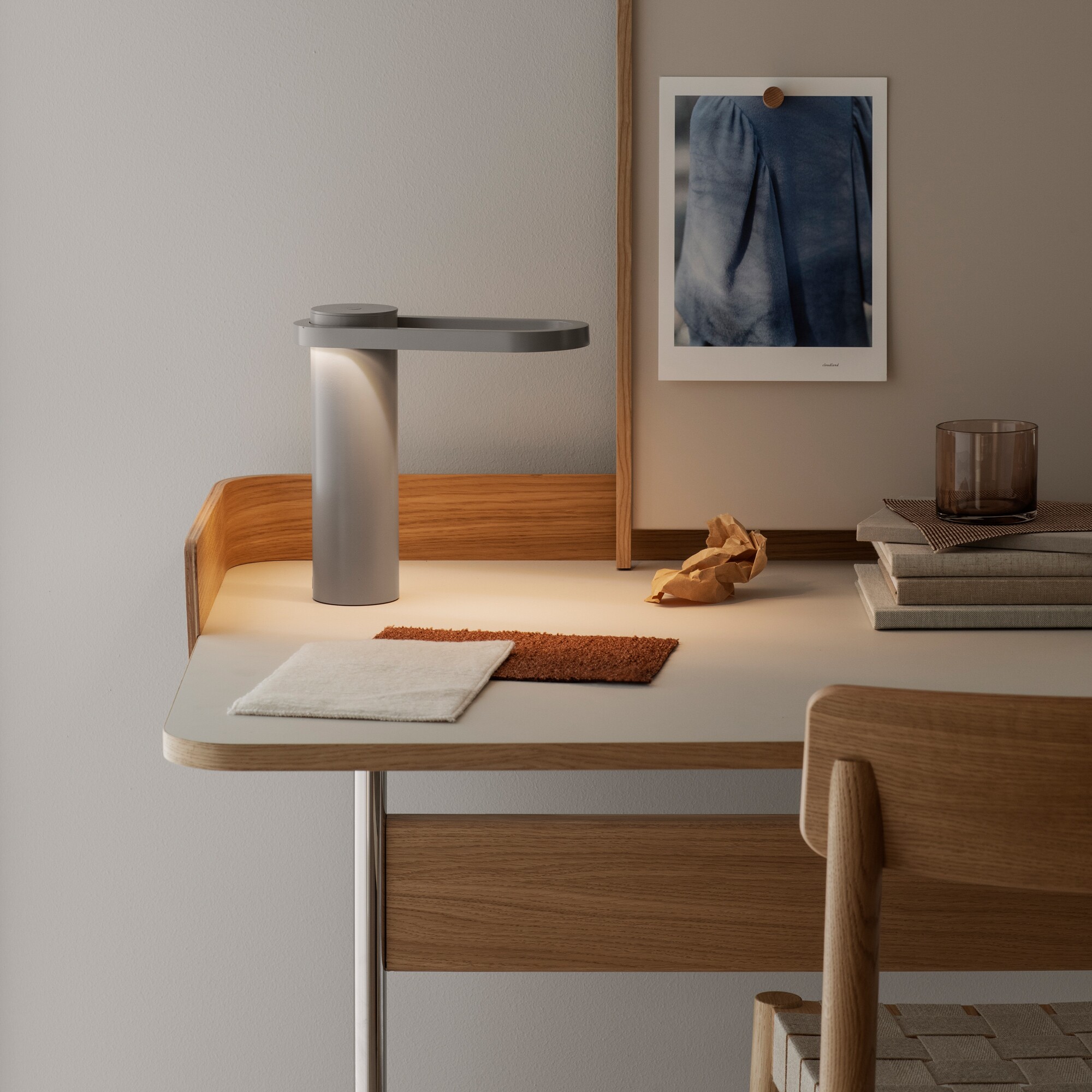 Hoop LED Lamp with Battery