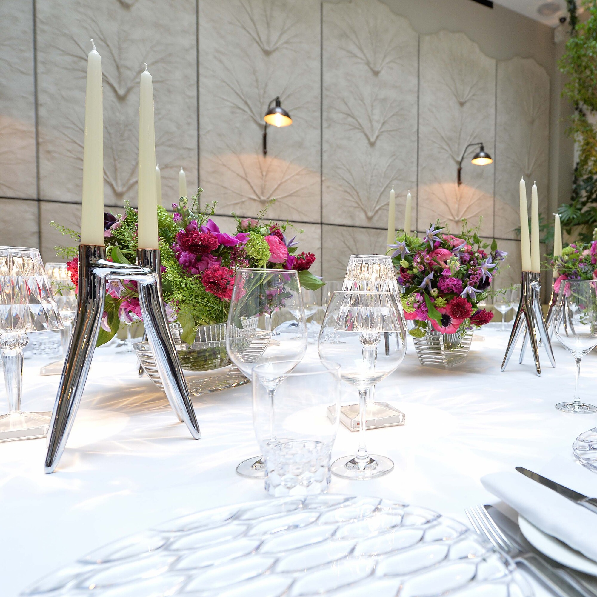 Abbracciaio Candle Holder