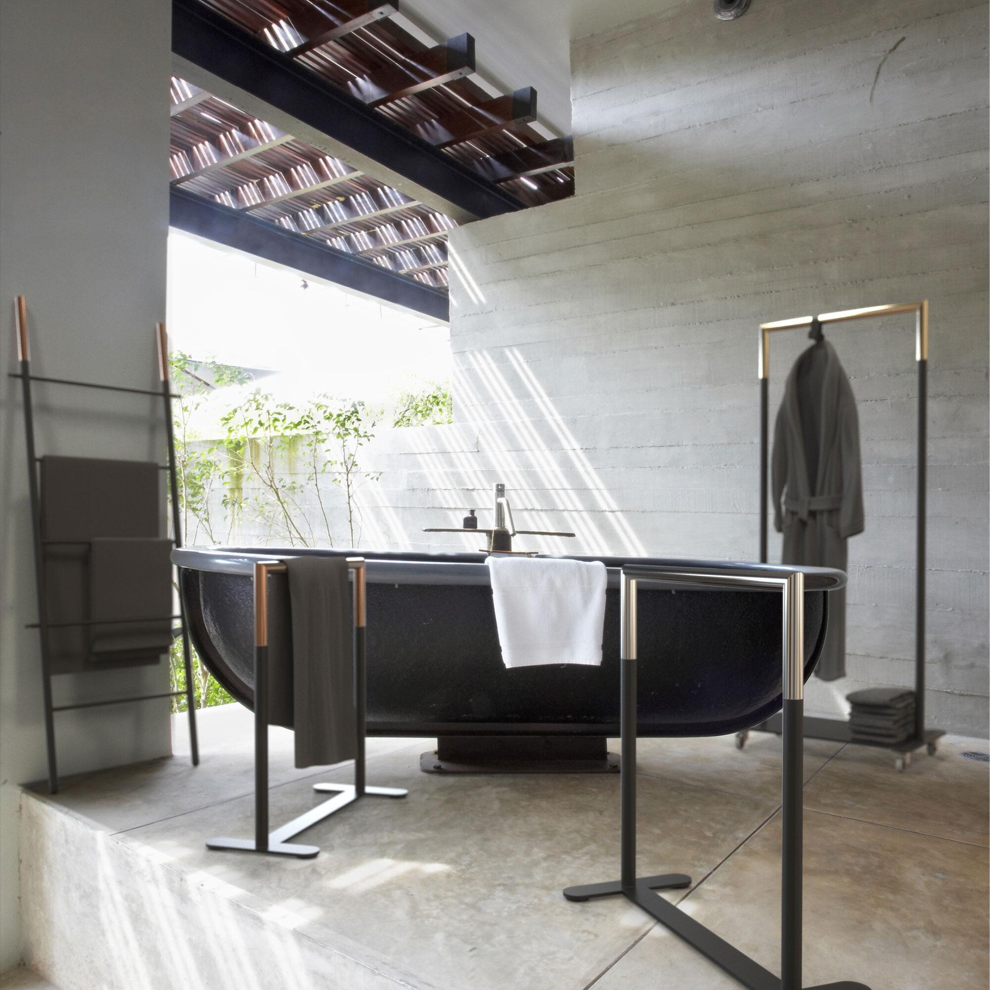 Bukto Coatstand 62.8x30x150cm