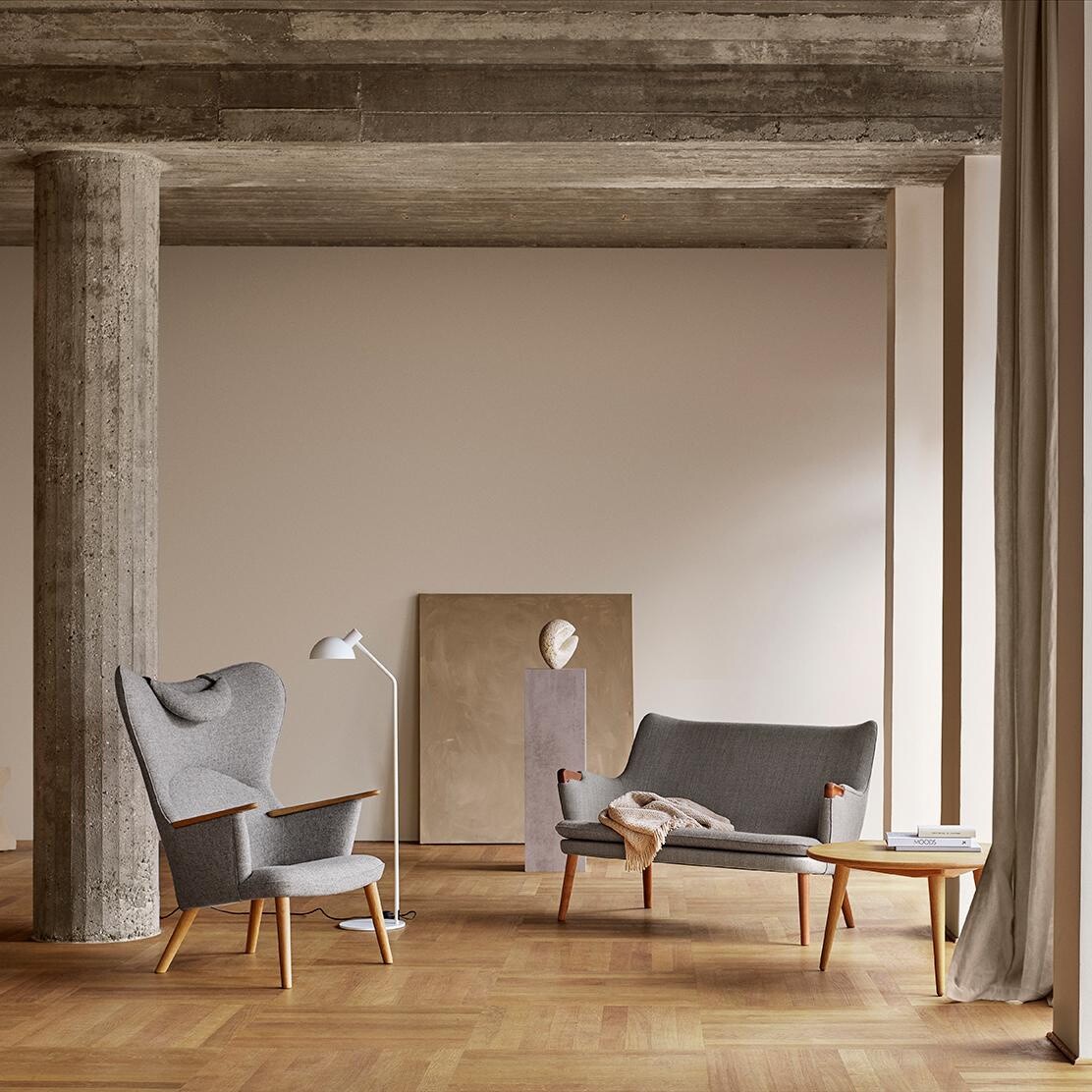 CH78 Lounge Chair With Neck Cushion