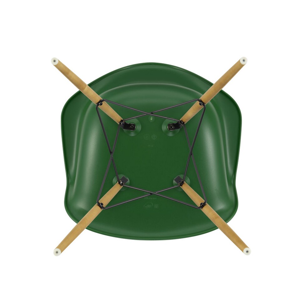 Eames Plastic Armchair DAW RE Golden Maple Base