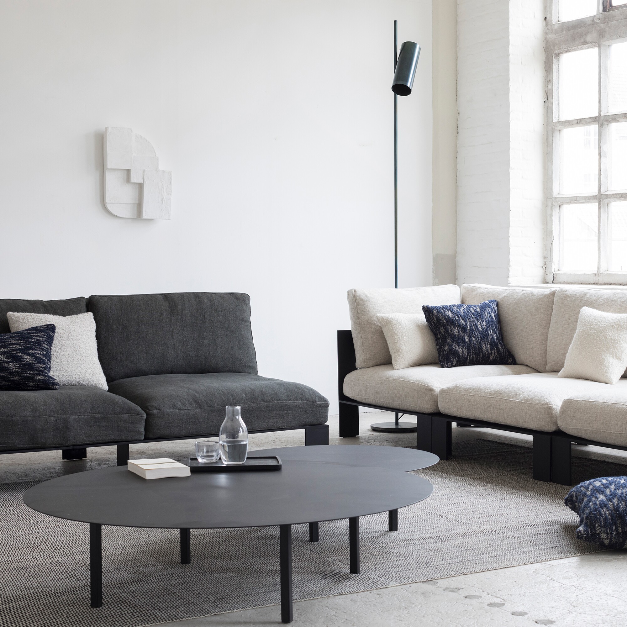 03 Coffee Table Ø 118cm