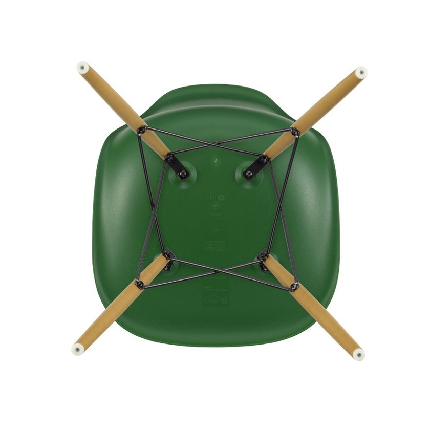 Eames Plastic Side Chair DSW RE Golden Maple