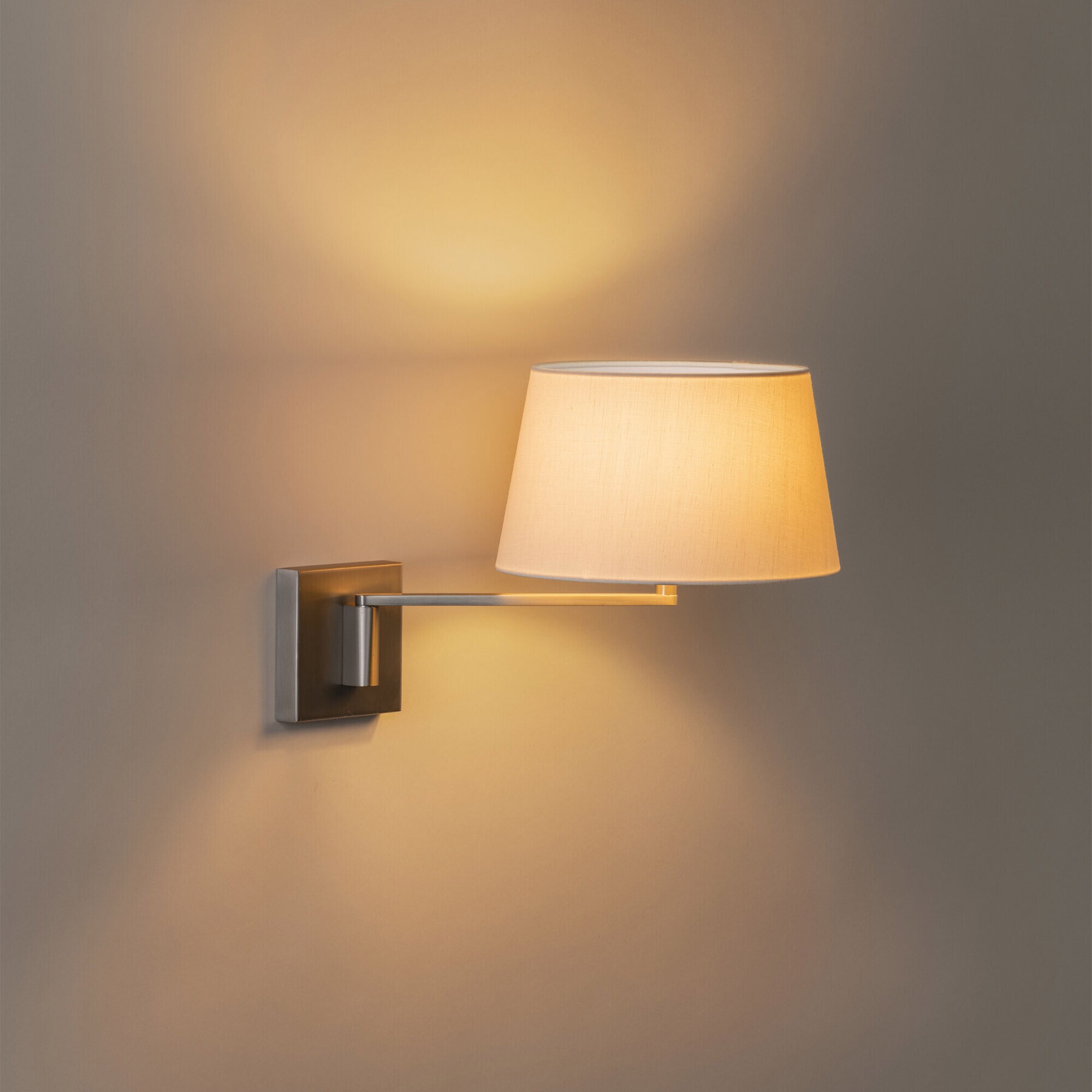 Americana Wall Lamp