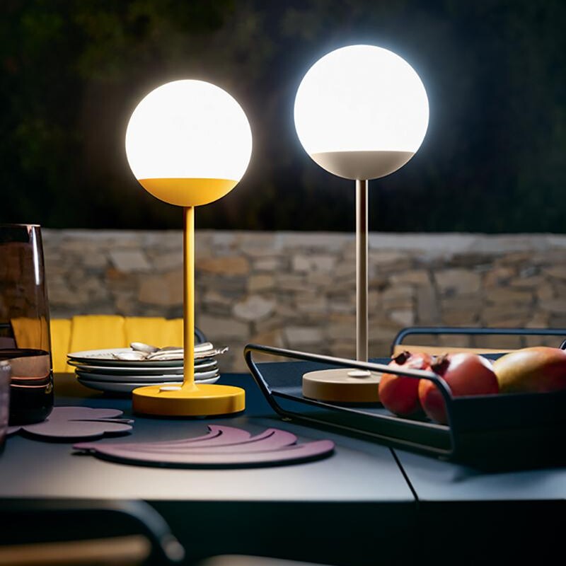 Mooon! LED Table Lamp With Battery