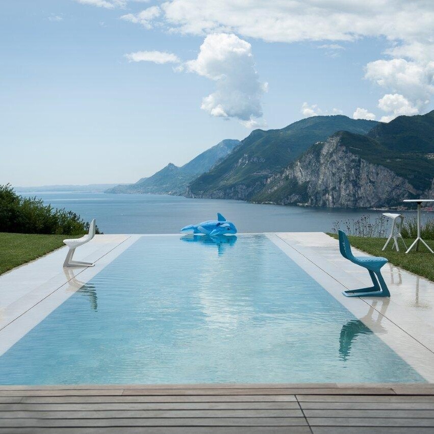 Myto Cantilever Chair