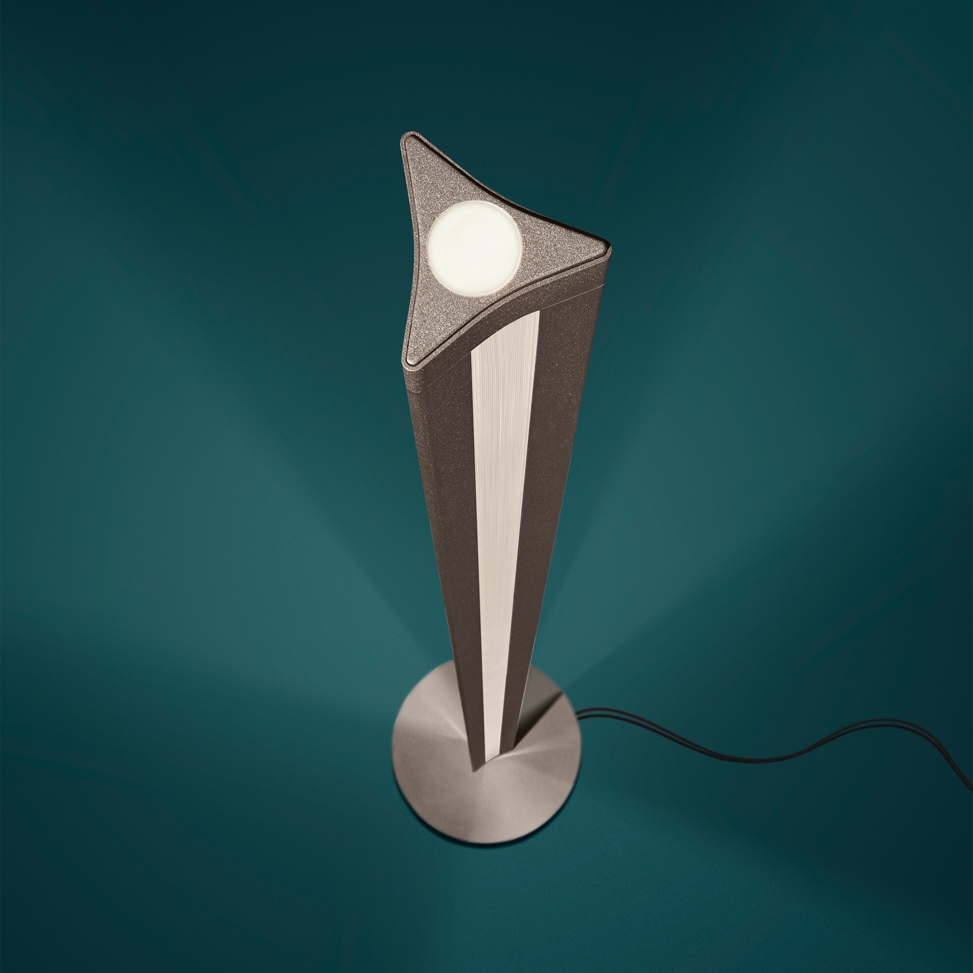 Chiaroscura LED Floor Lamp