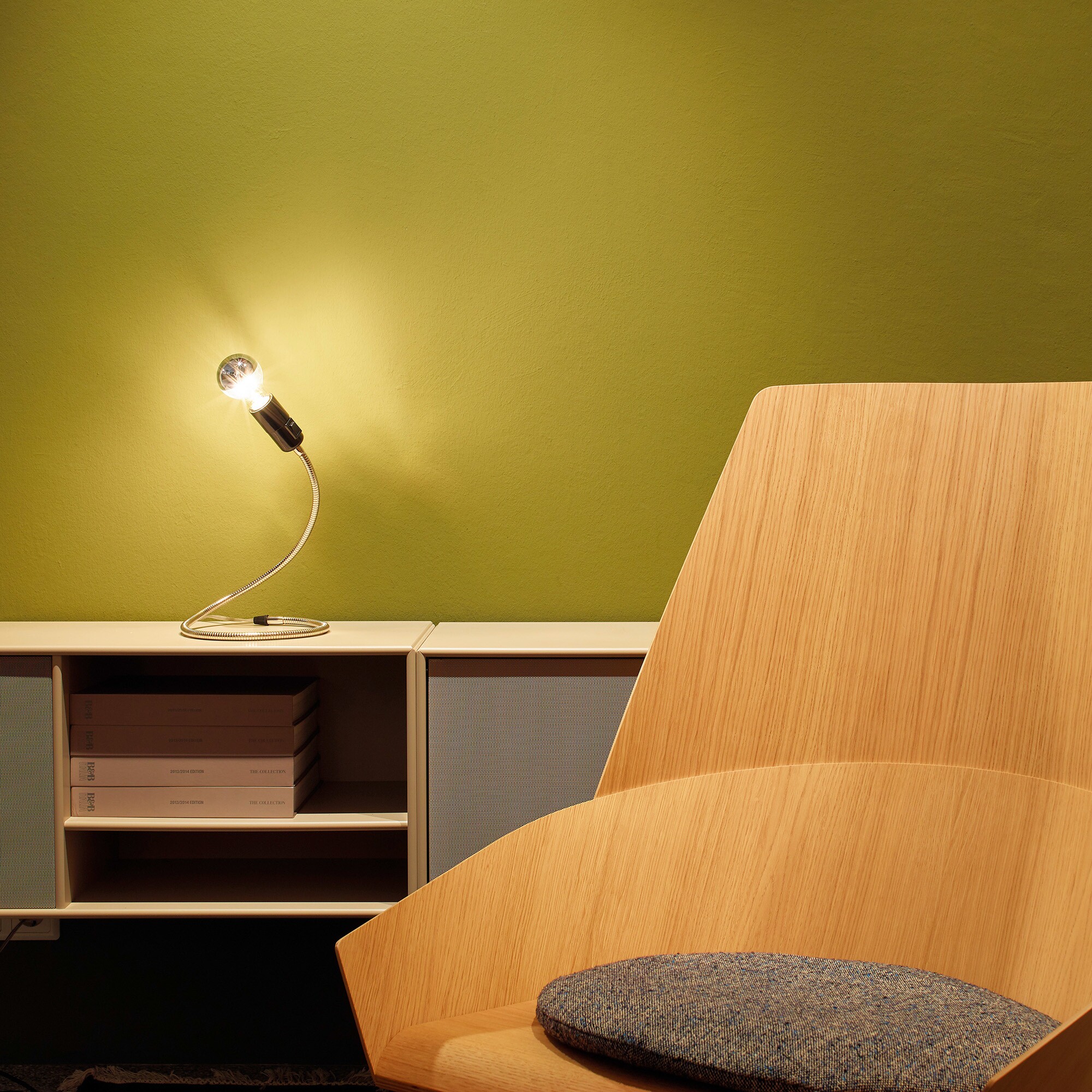 Lightworm Table Lamp