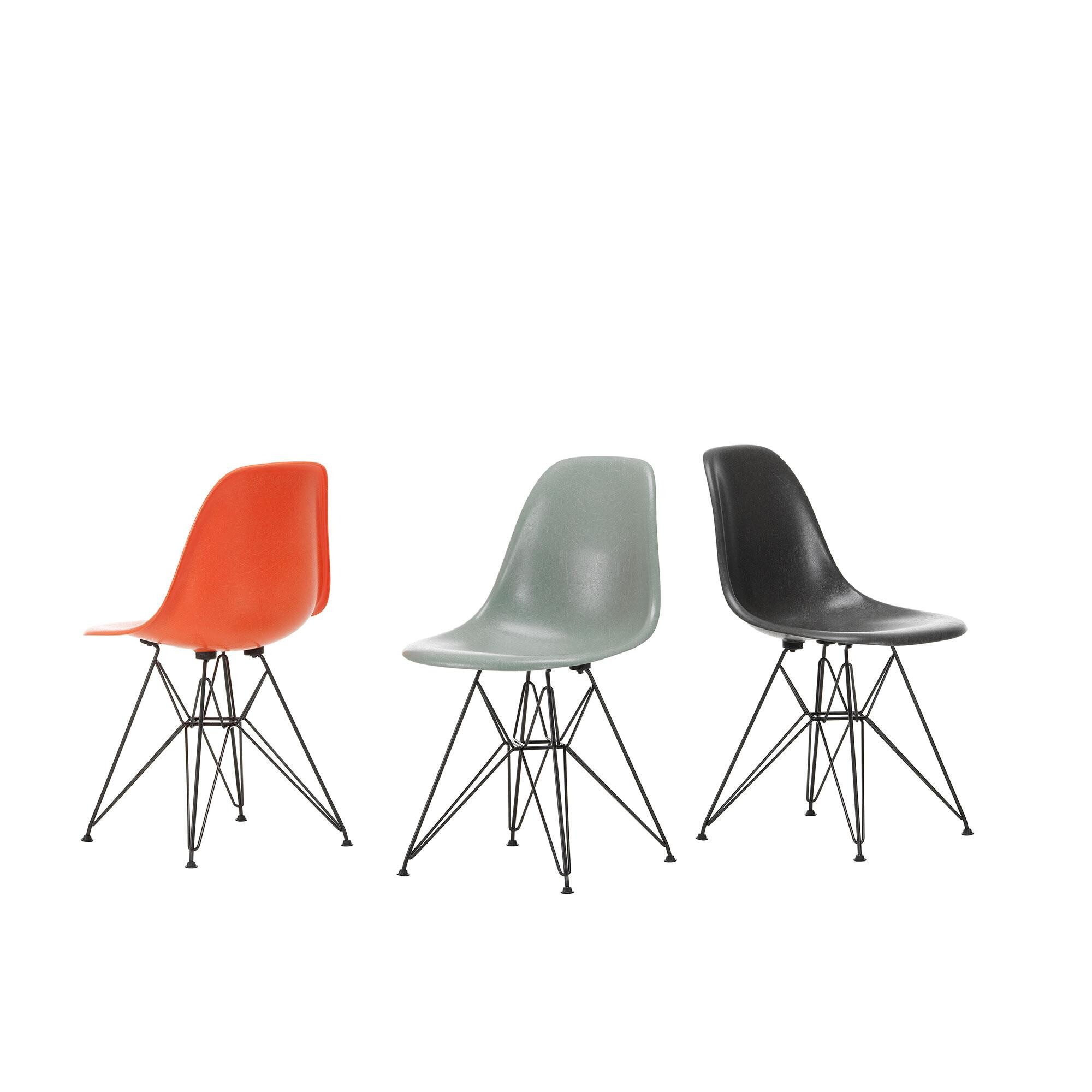 Eames Fiberglass Side Chair DSR Black Base