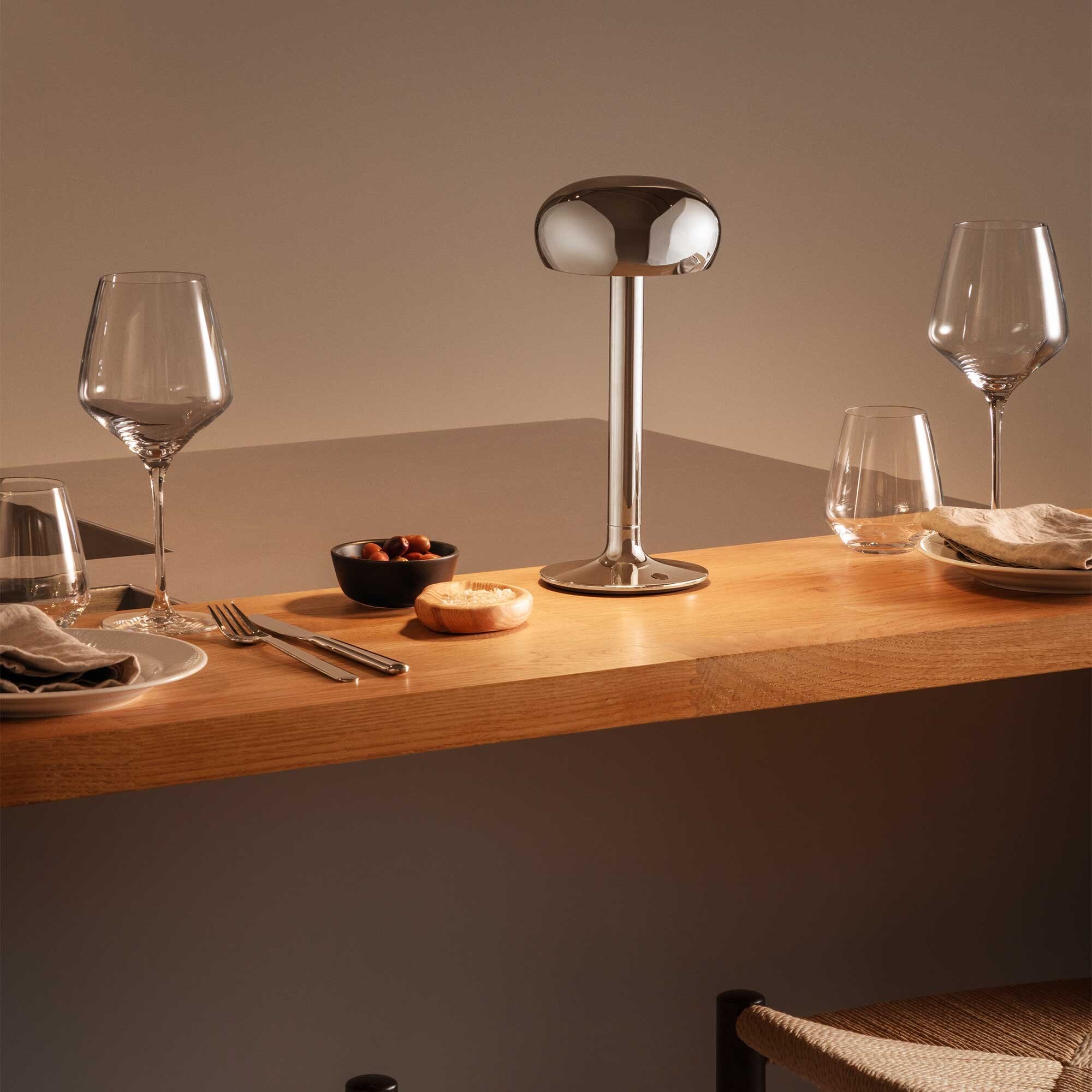 Emendo LED Battery Table Lamp