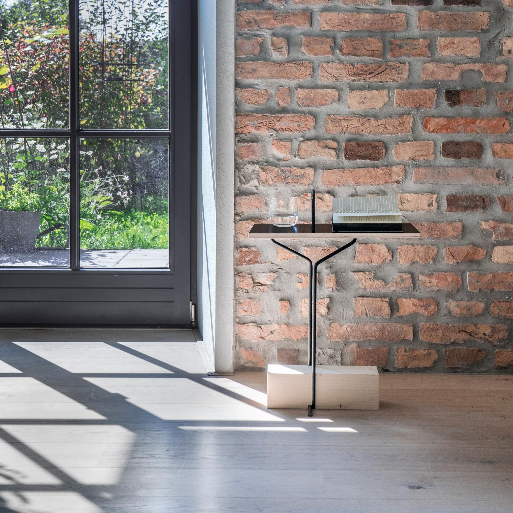 Moormann Abgemahnt Side Table