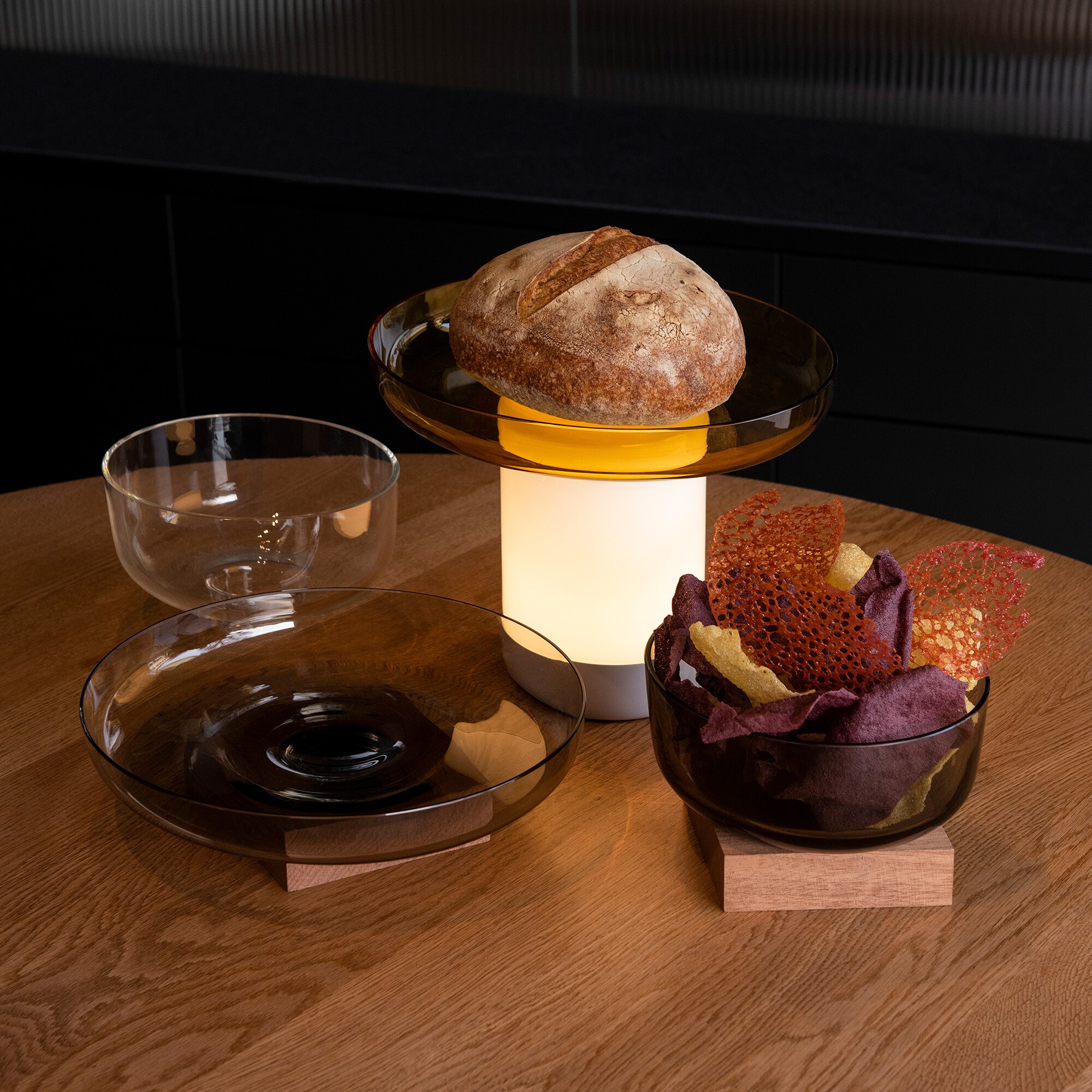 Bontà LED Battery Table Lamp with Glass Plate