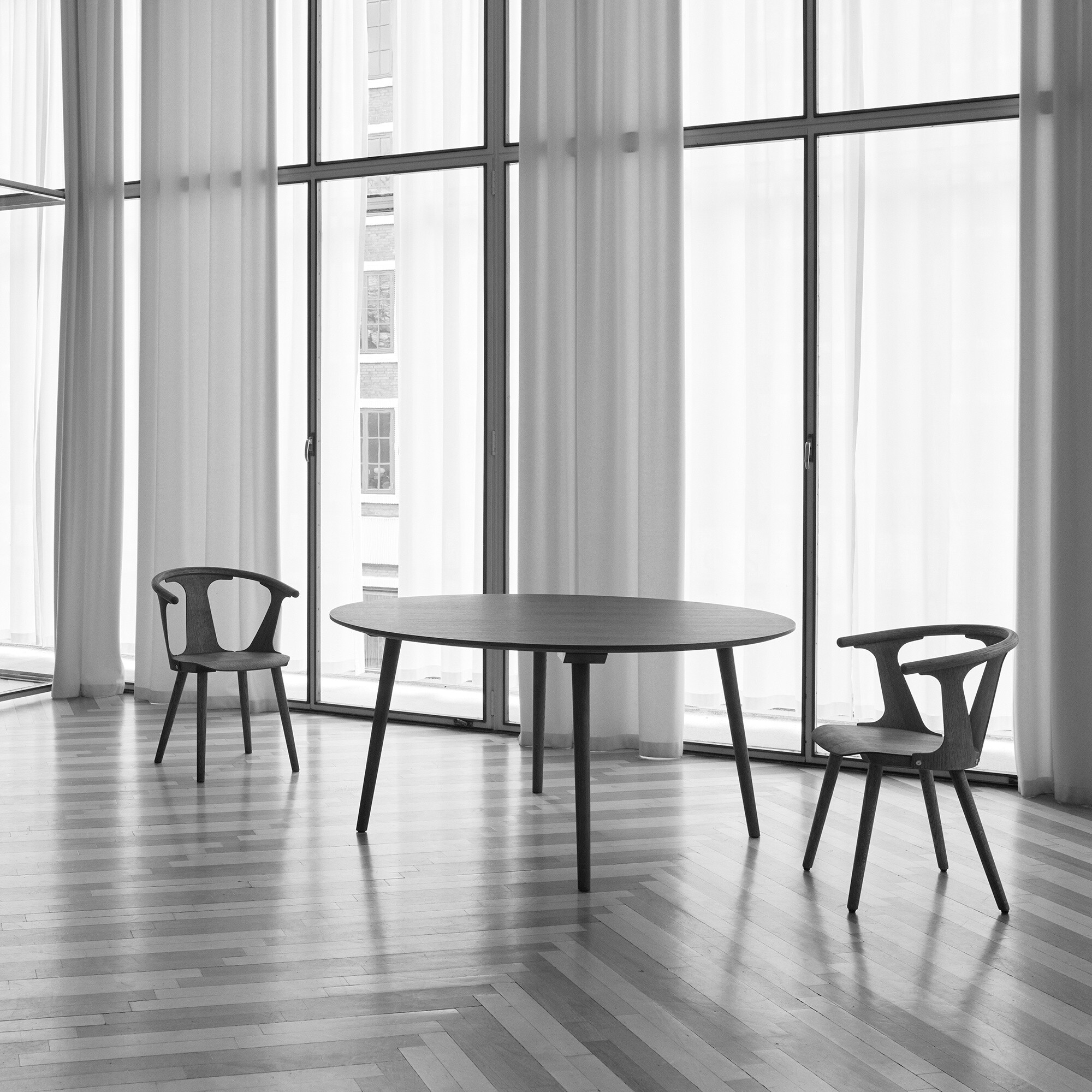 In Between SK1 Chair