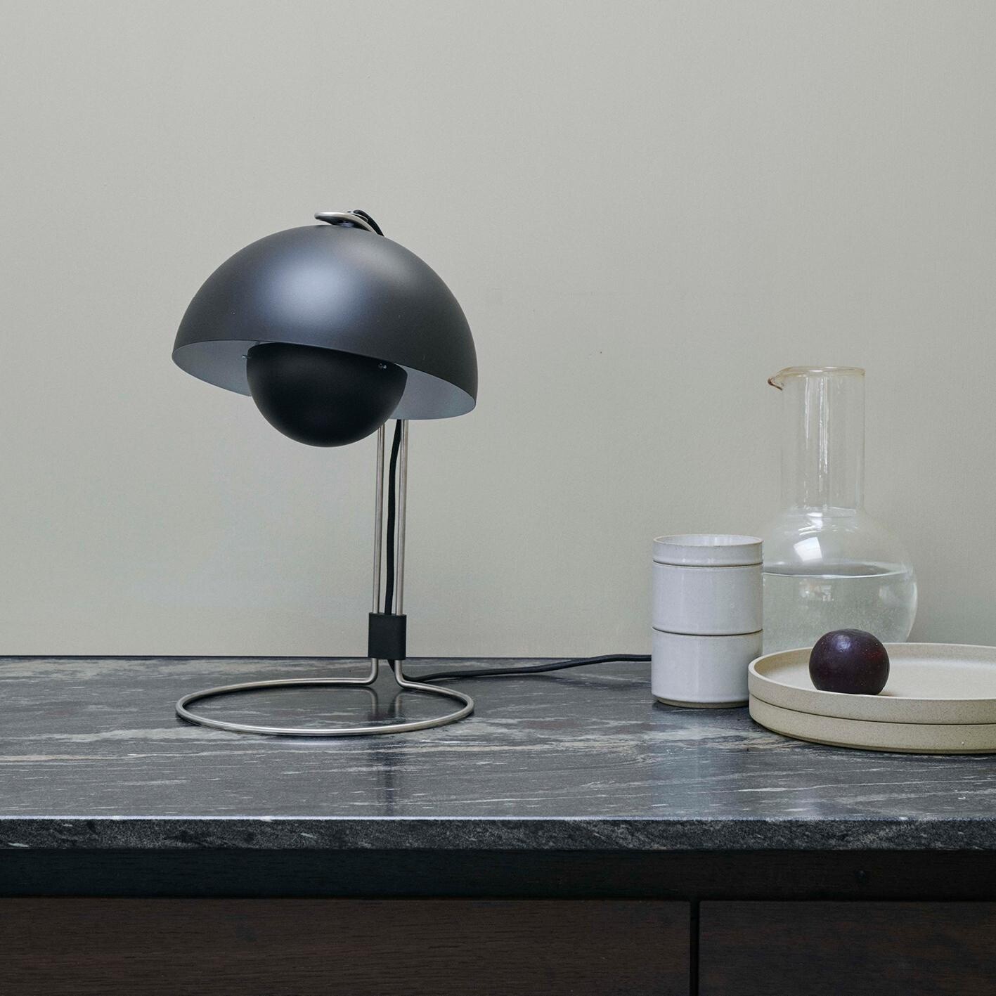 Flowerpot VP4 Table Lamp