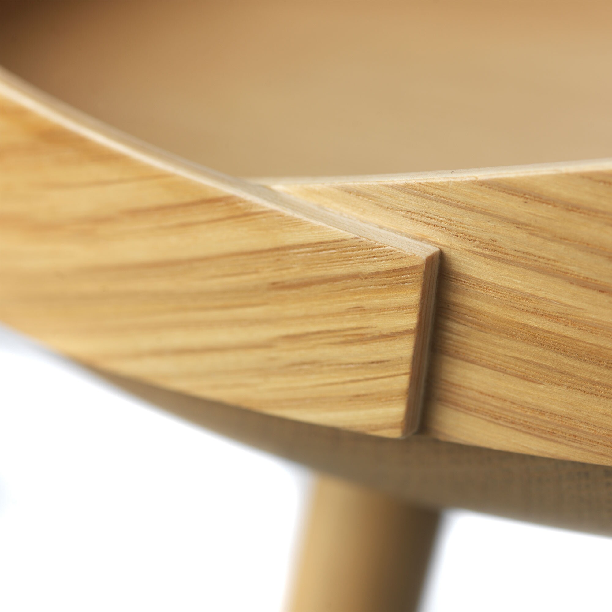 D106 Bakkedal Tray Table