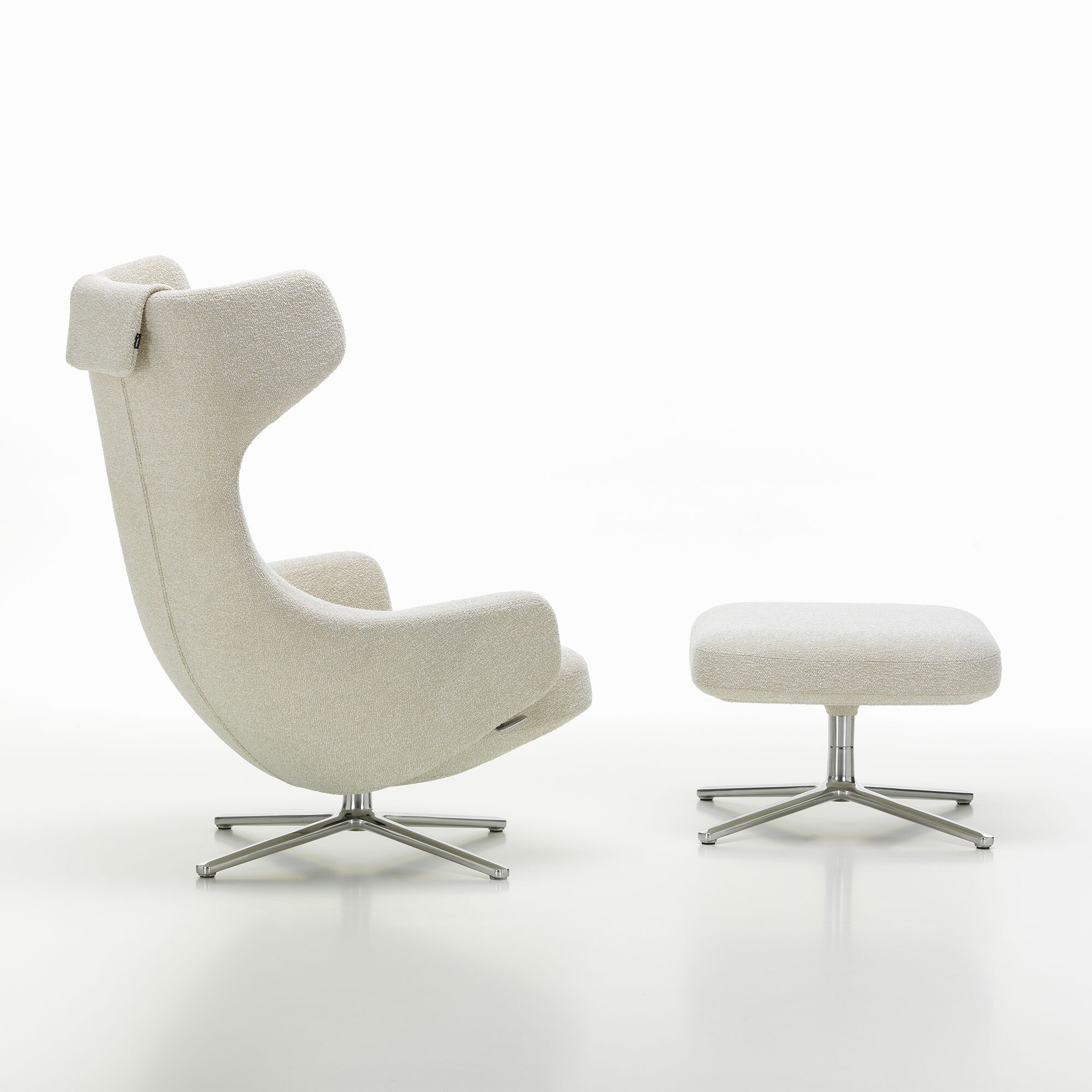 Grand Repos Lounge Chair & Ottoman Fabric