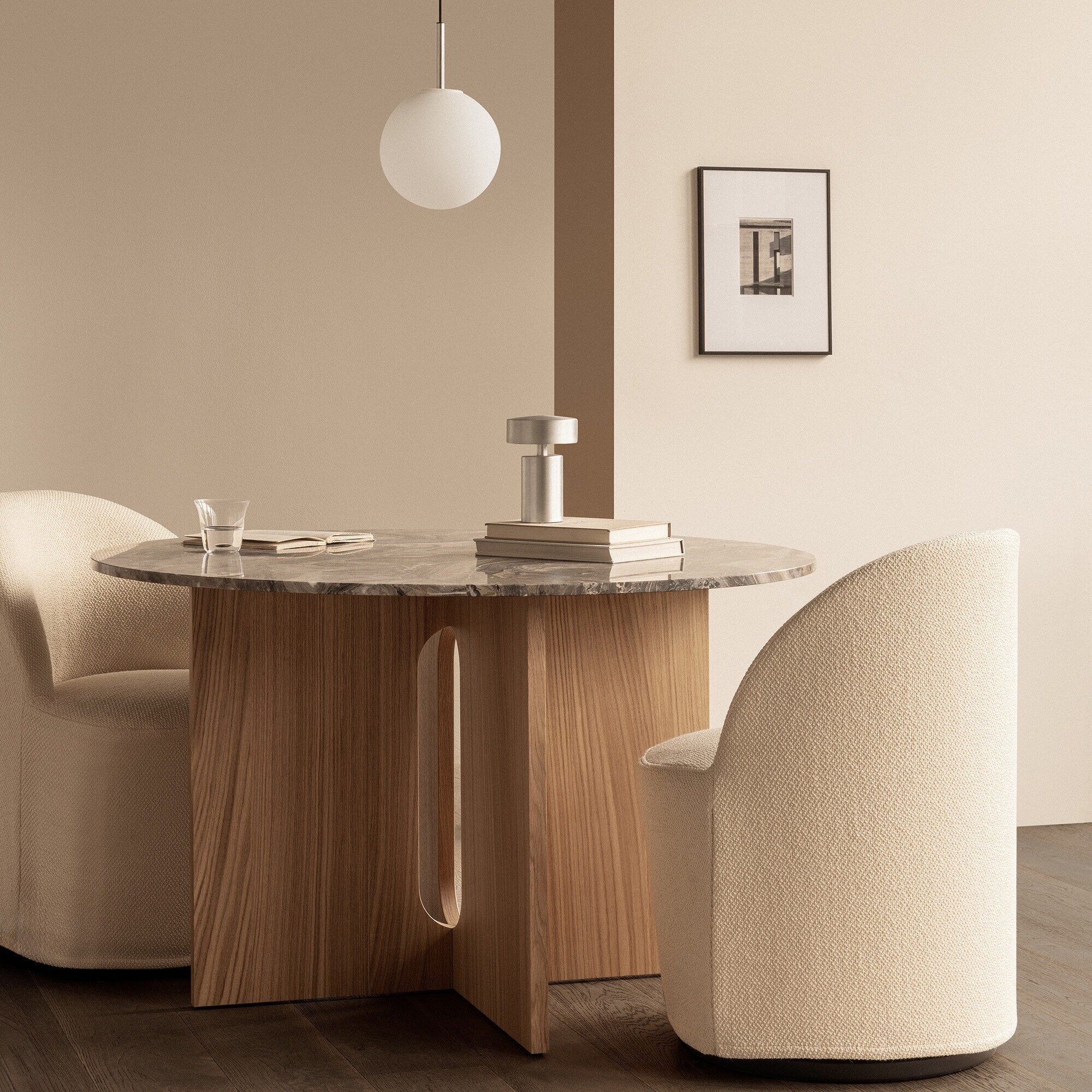 Androgyne Dining Table Ø 120cm marble