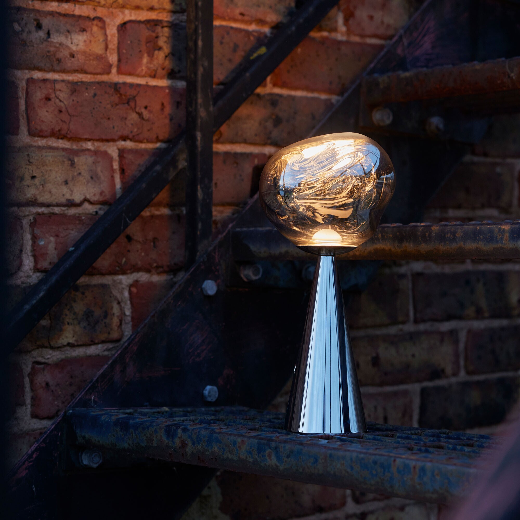 Melt LED Table Lamp with Battery