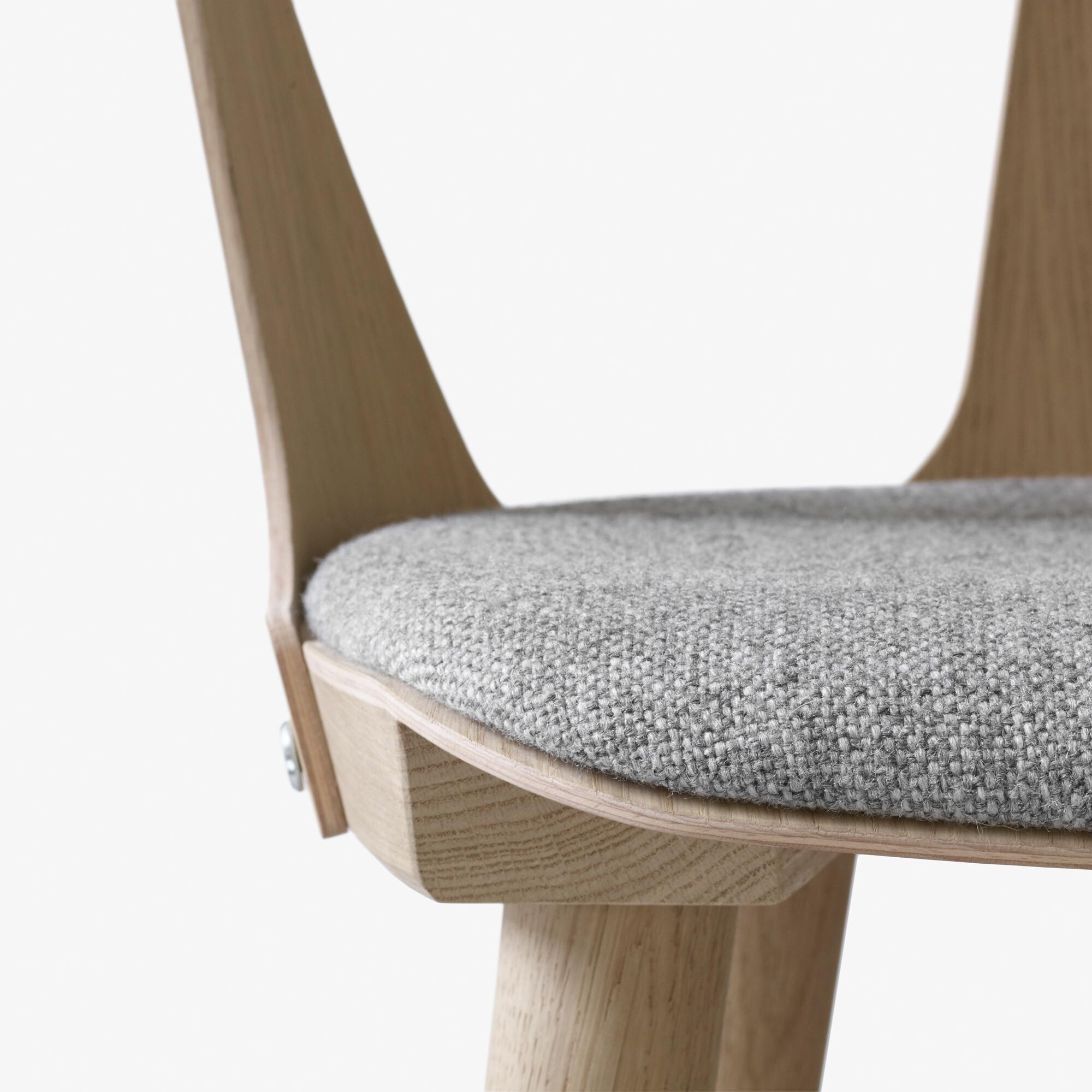 In Between SK2 Chair Upholstered Frame Oak