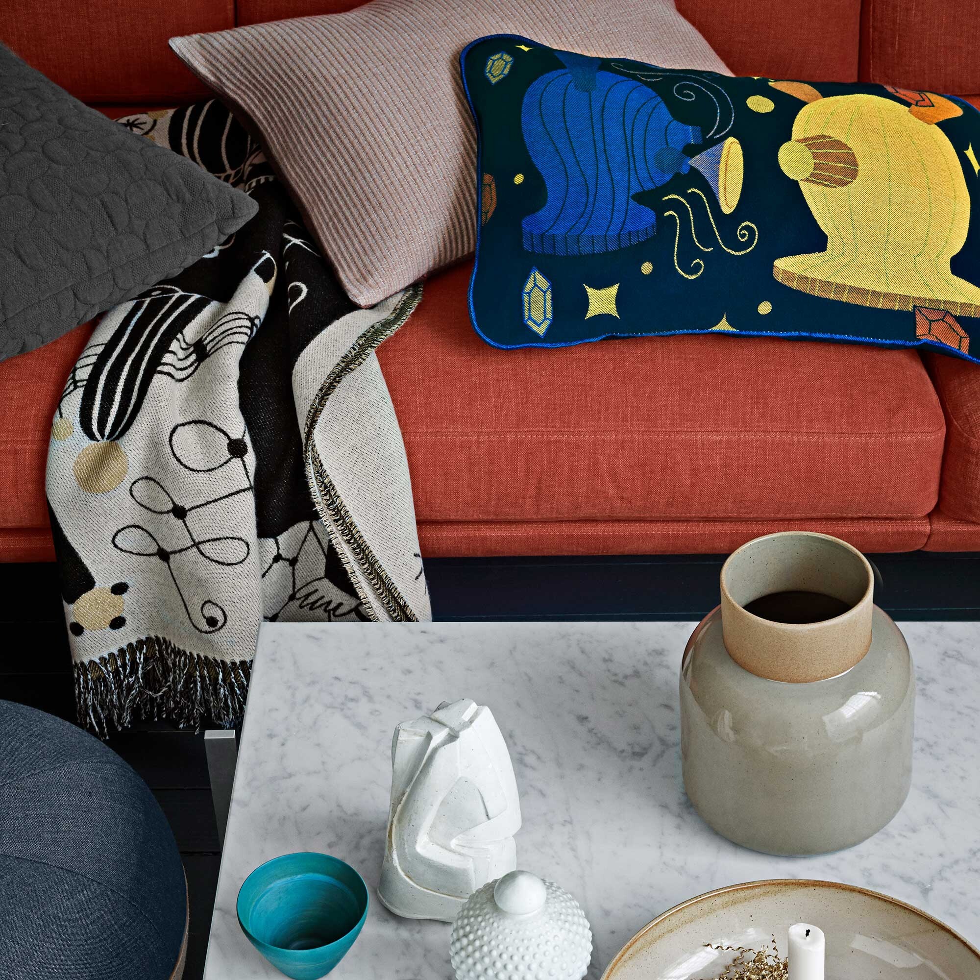 Lune™ JH300 3-Seater Sofa Aluminium Feet