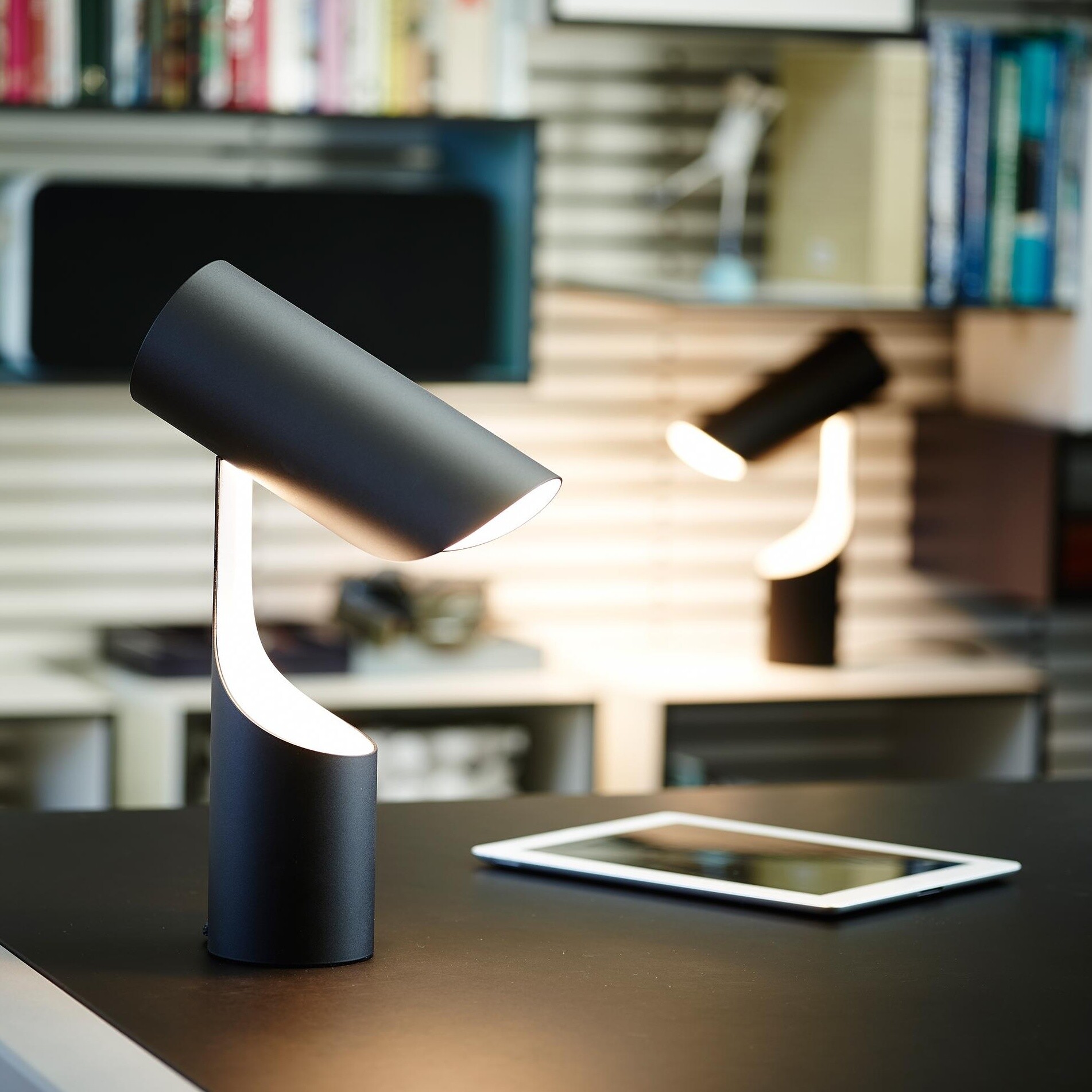 Mutatio 353 Table Lamp