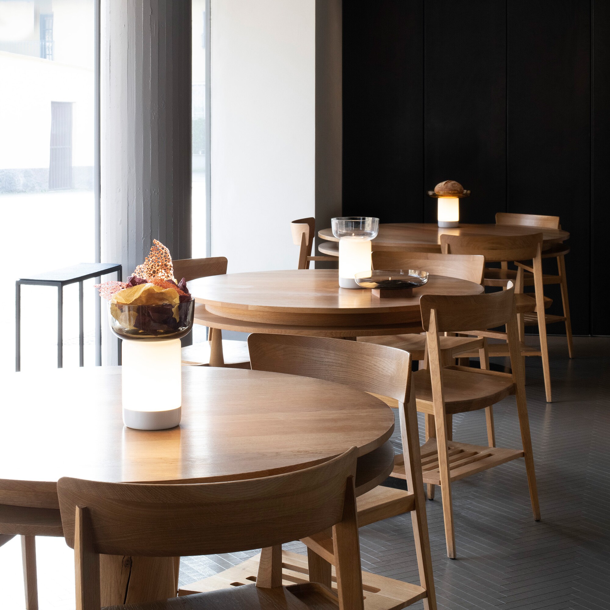 Bontà LED Battery Table Lamp with Glass Bowl