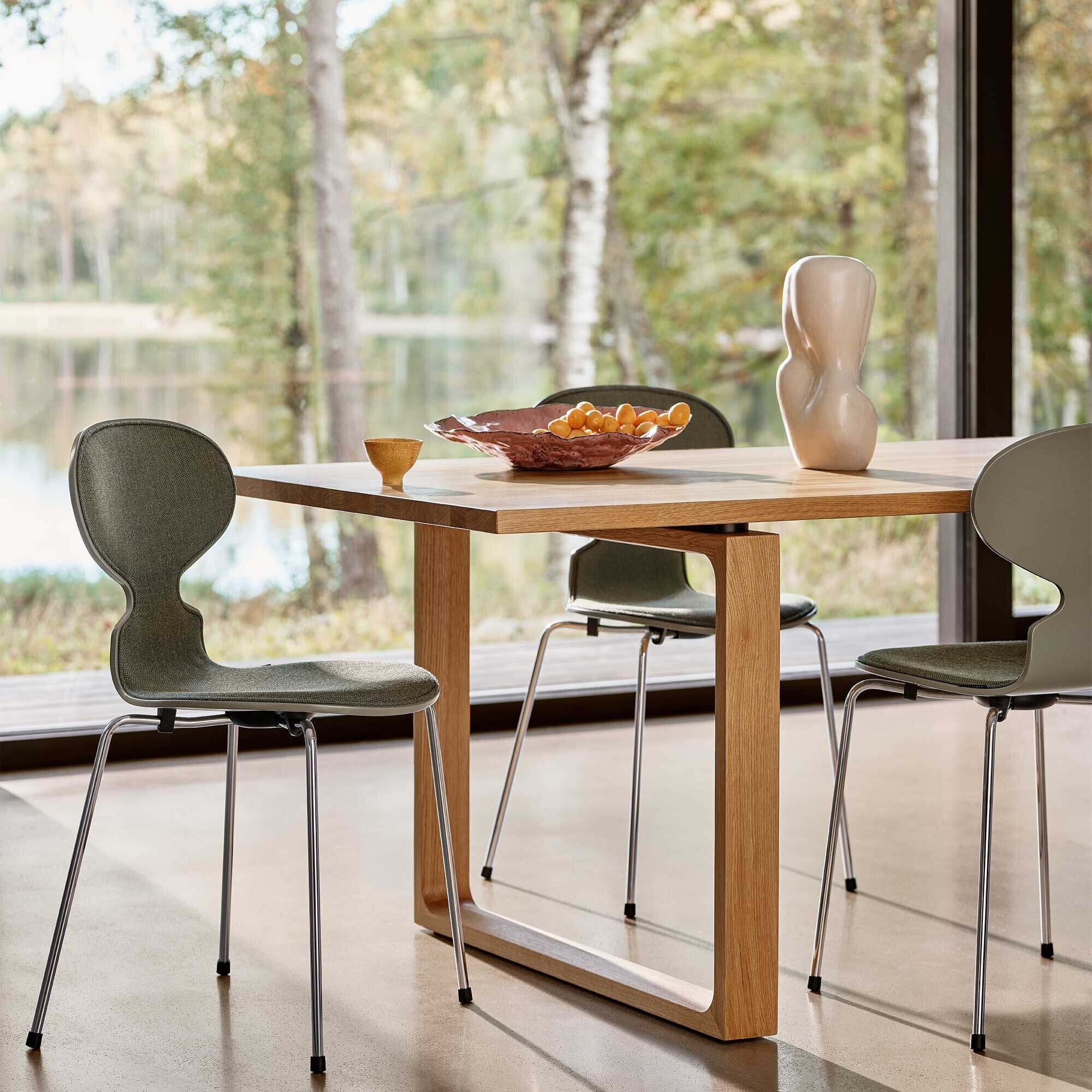 Anniversary Edition 2022 Essay™ CM27 Table 272x100x72cm