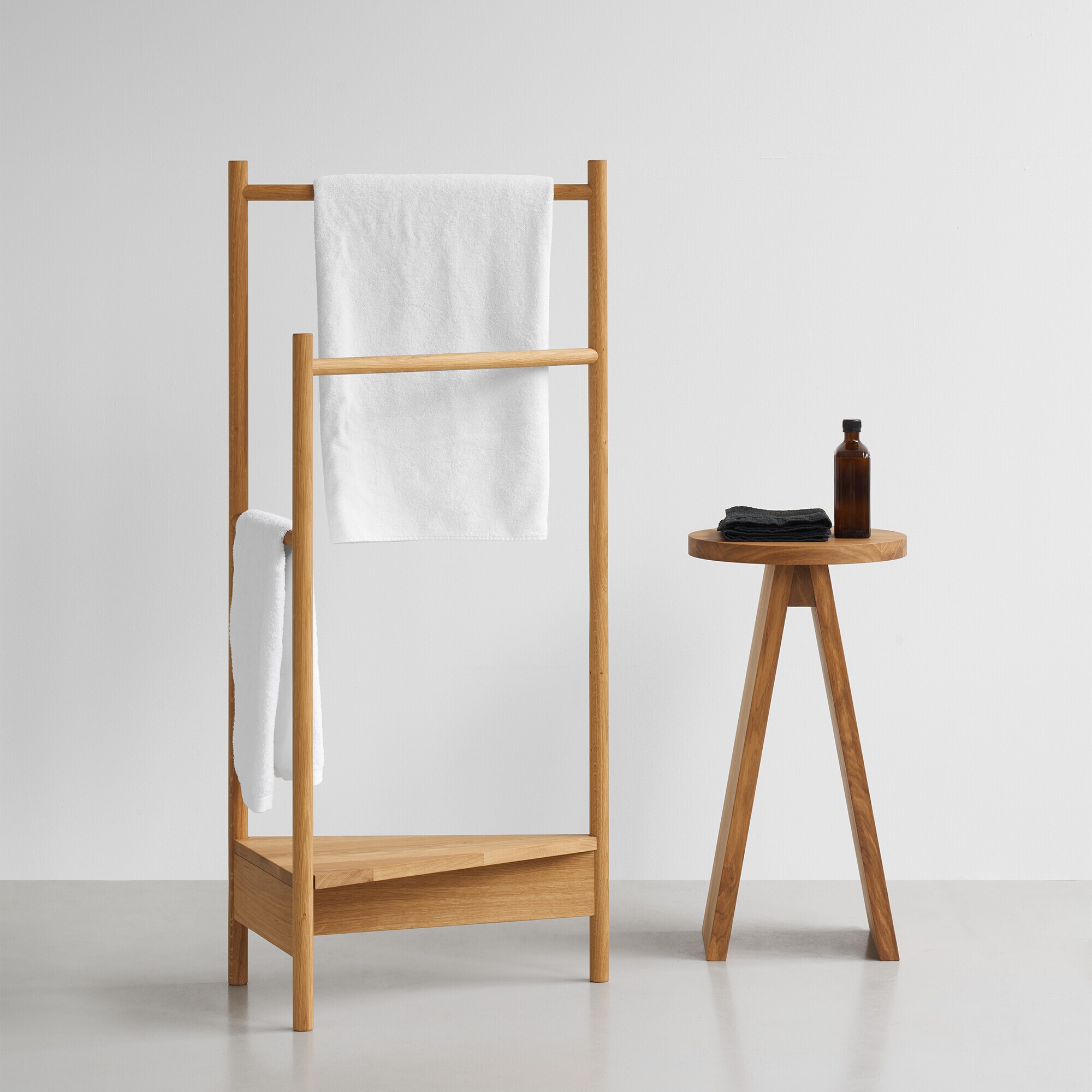 EK01 Bar Stool