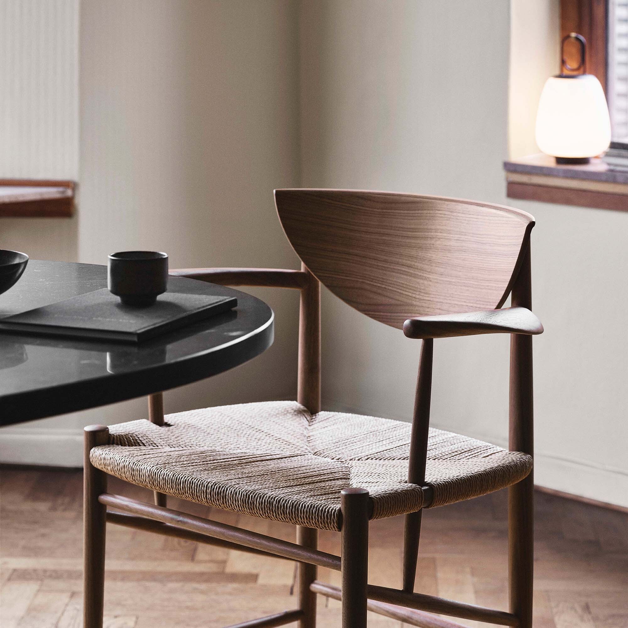 Lucca SC51 Portable LED Lamp with Battery