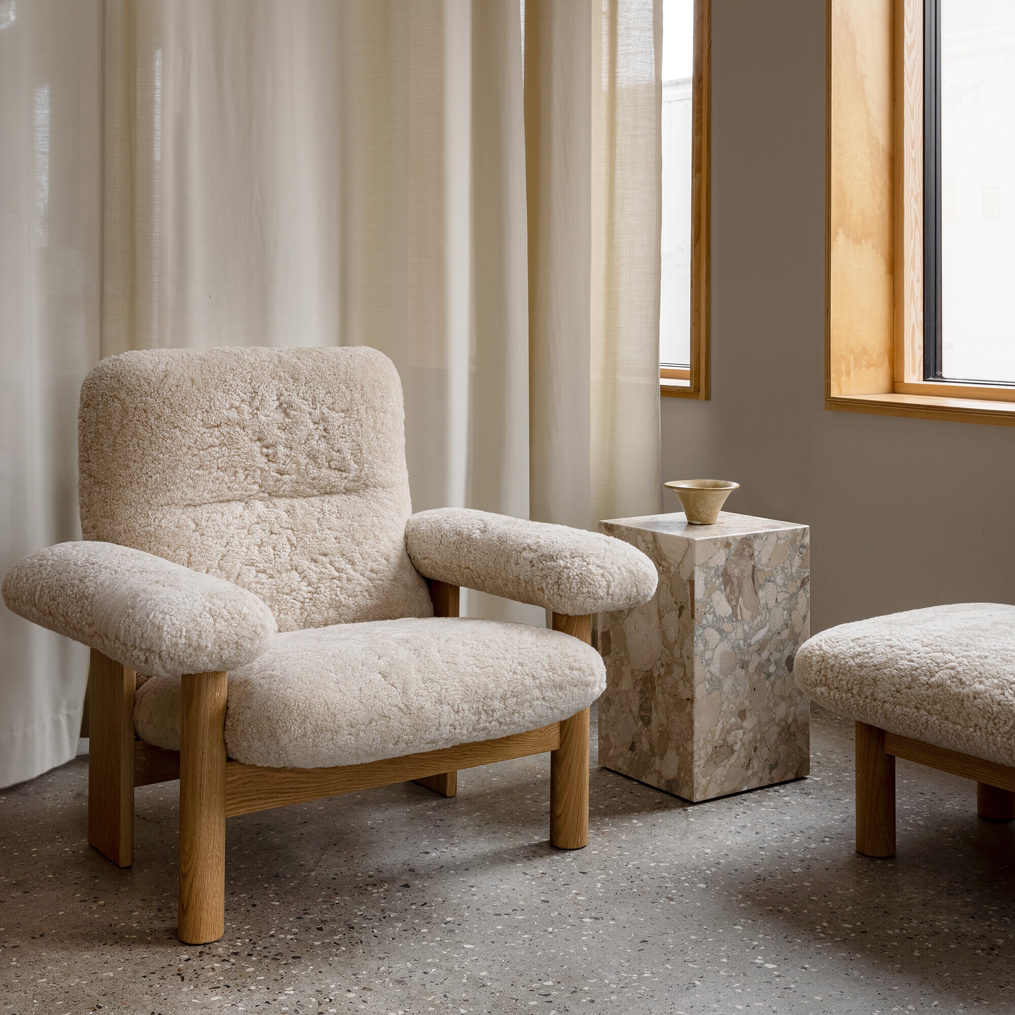 Brasilia Lounge Chair Sheepskin