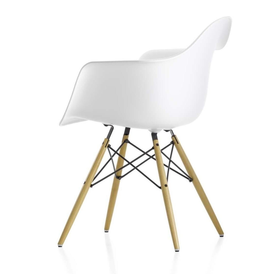 Eames Plastic Armchair DAW Golden Maple Base