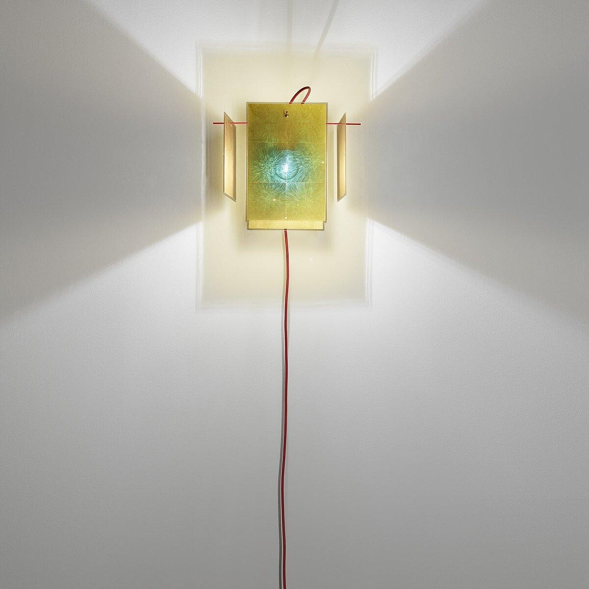 24 Karat Blau Wall Lamp