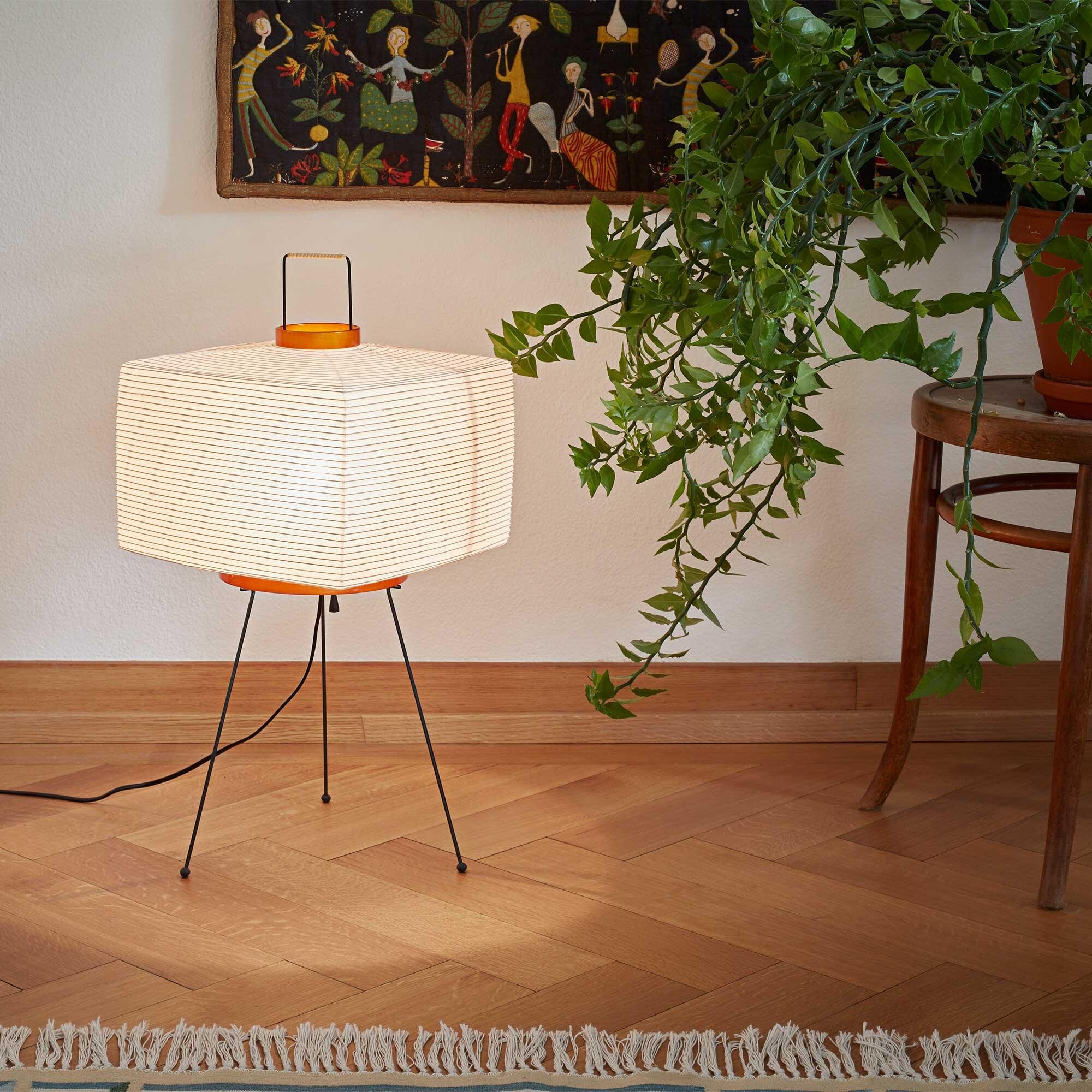 Akari 7A Table Lamp