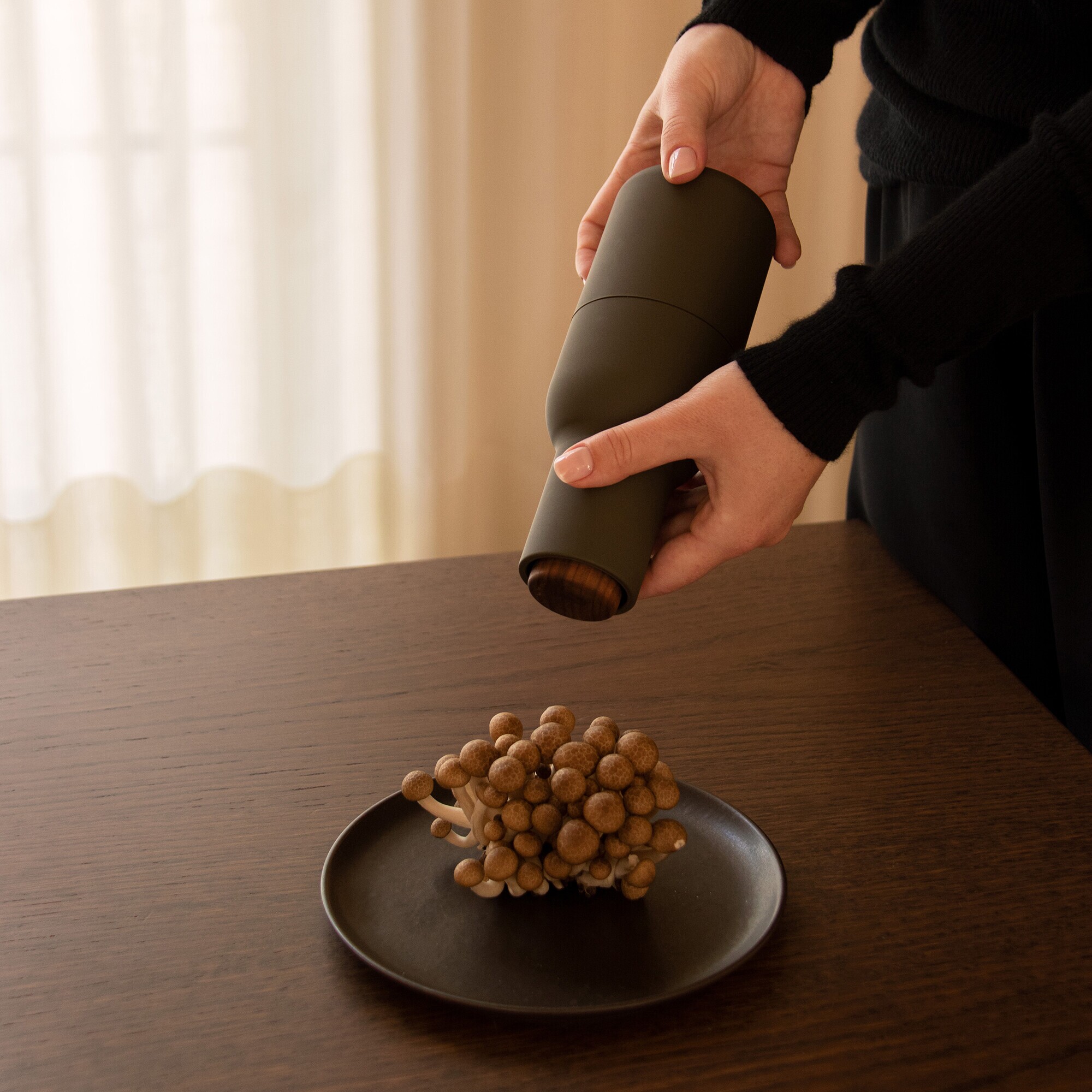 Bottle Grinder Set of 2 With Walnut Lid