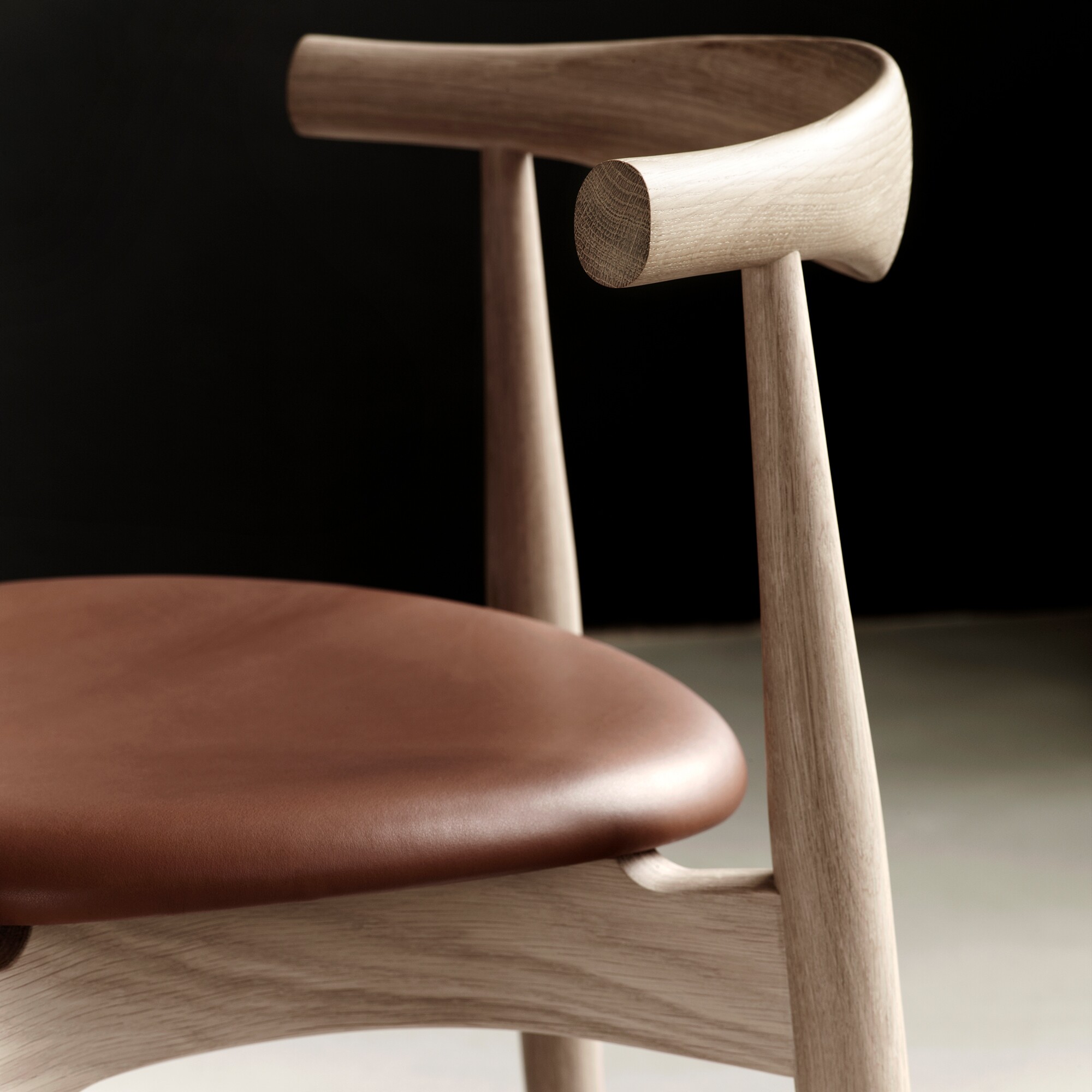 CH20 Elbow Chair